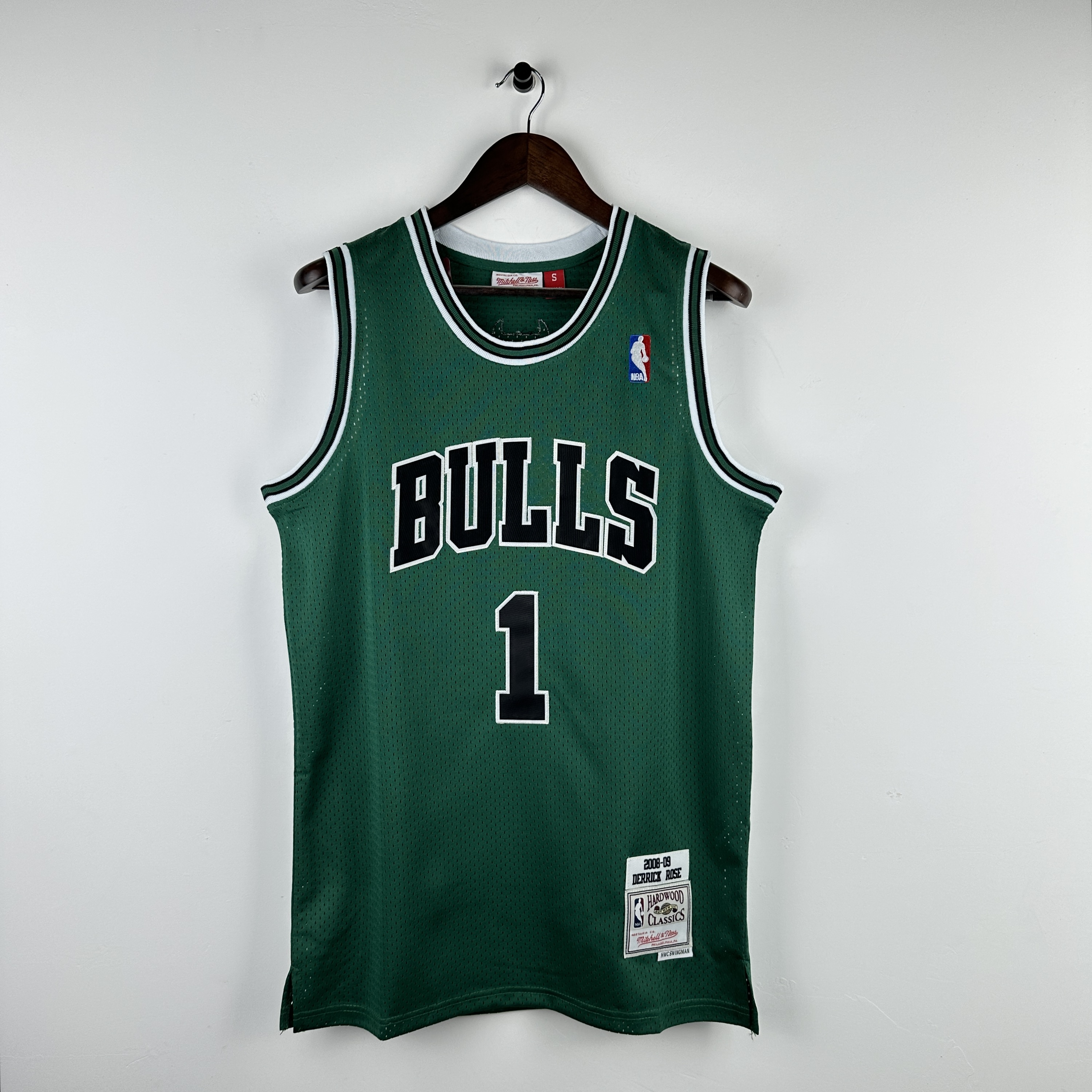 Embroidered MN Retro Jersey Bulls 08/09 Season Green No. 1 Rose