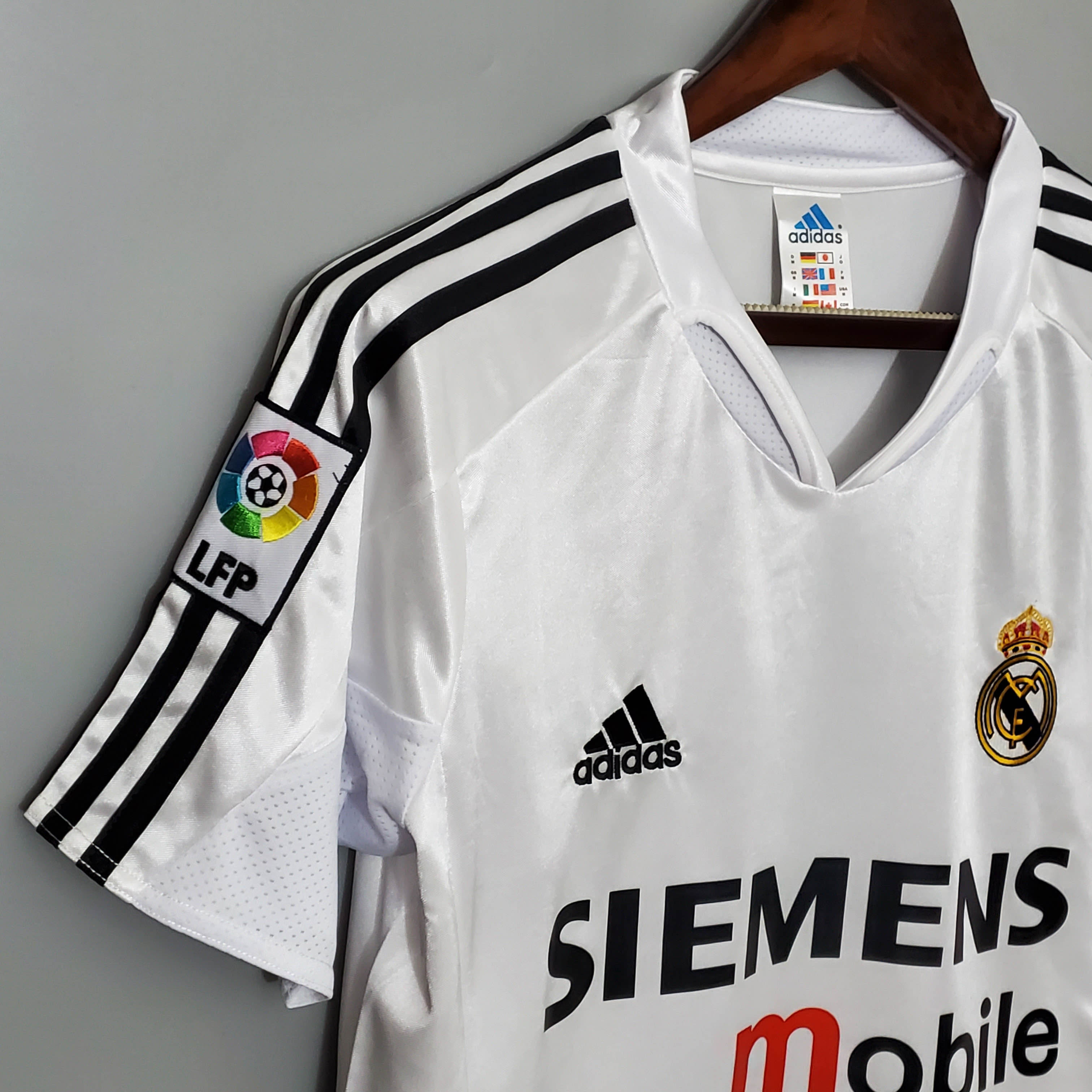 2004/2005 Retro Real Madrid Home - Fans Edition