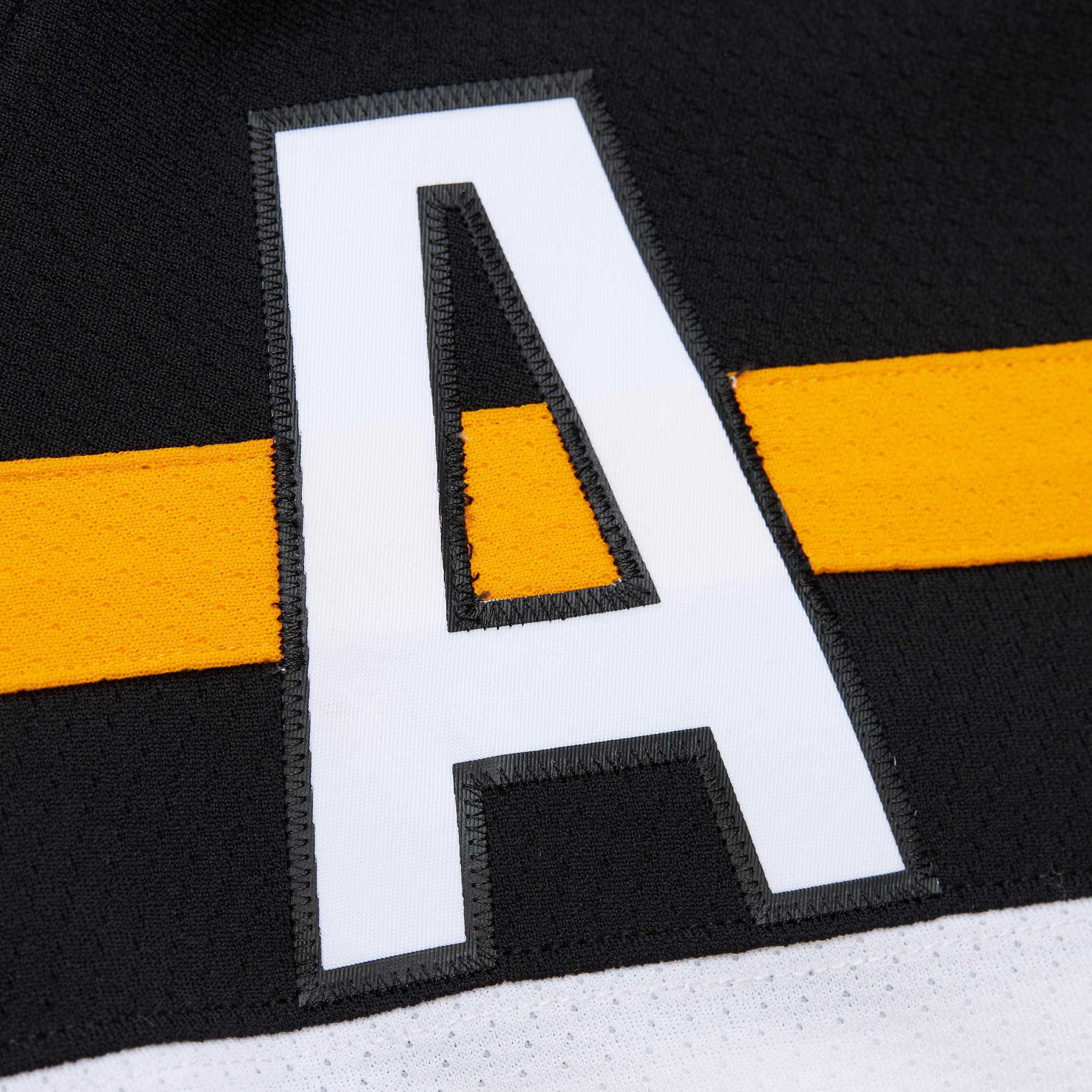 Cam Neely Boston Bruins Mitchell & Ness  1991/92 Alternate Captain Blue Line  Jersey – White