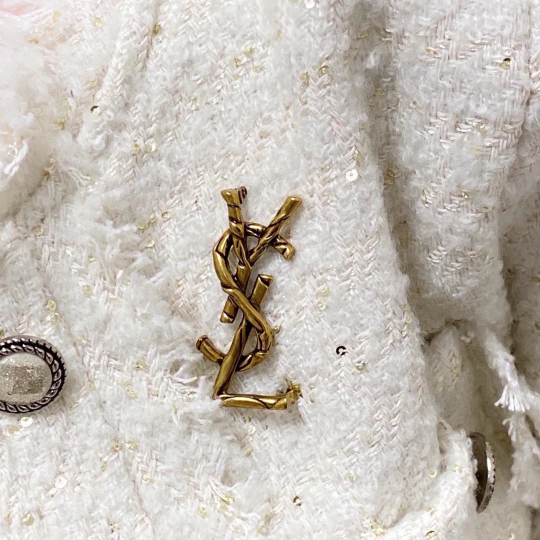 26SS NEW bronze vintage brooch