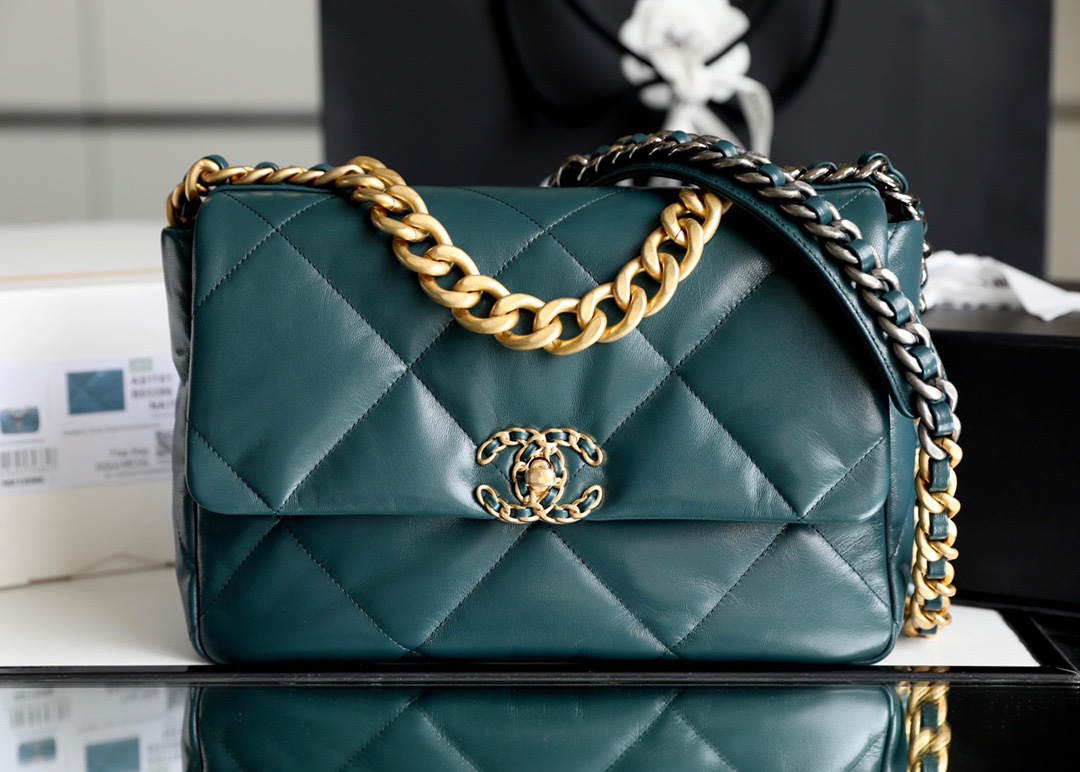 [15A] Chanel 19 Flap Bag