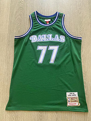 Dallas Mavericks  Doncic 77 Green MN