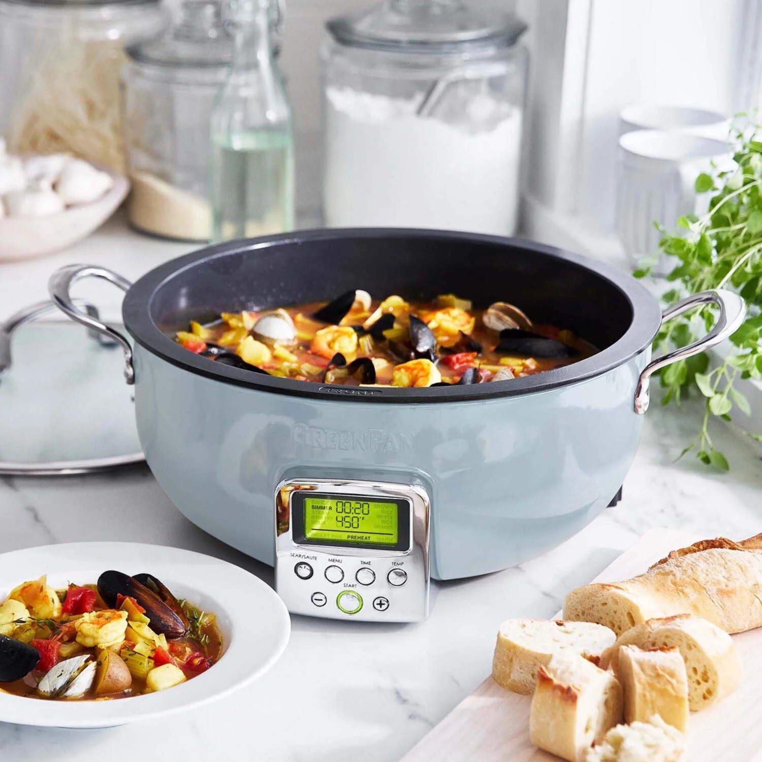 GreenPan Elite 6-Quart Essential Smart Skillet | Black