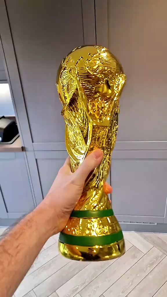 FIFAワールドカップトロフィー | 1:1 レプリカ コレクターズ・エディション