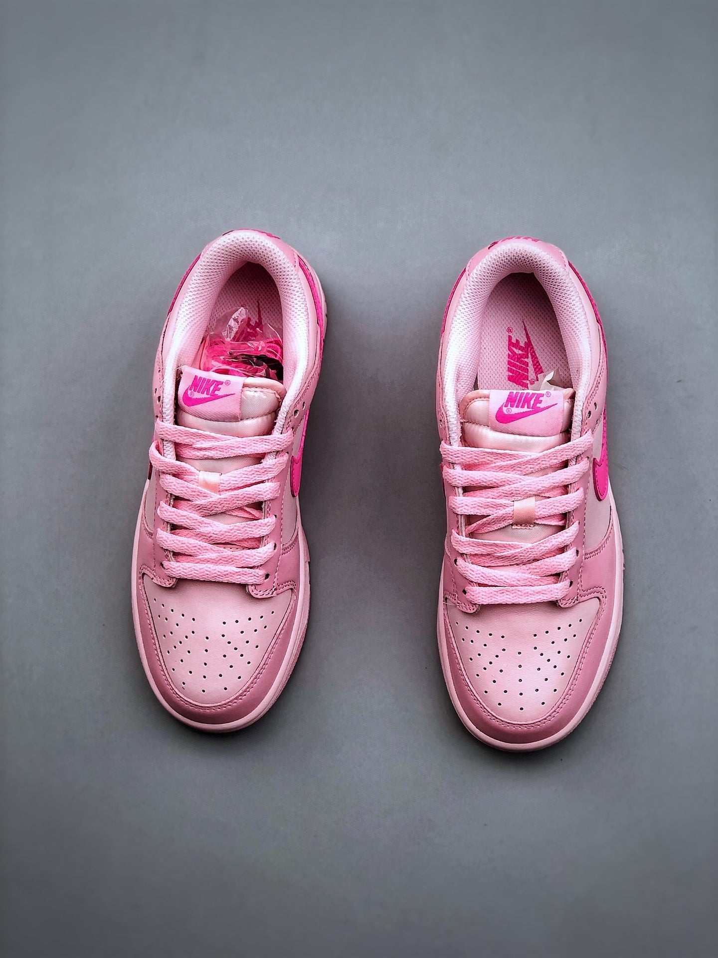 Dunk Low Triple Pink