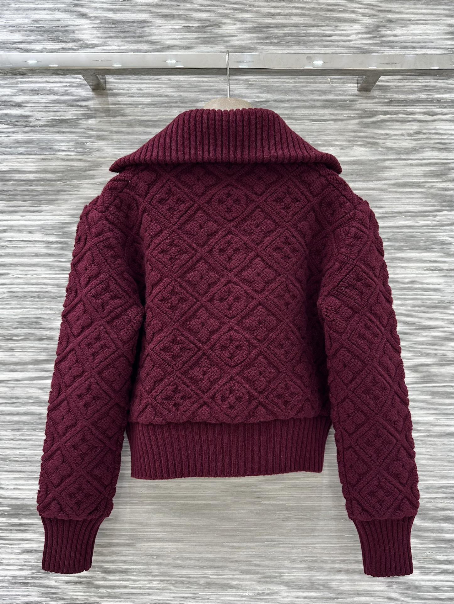 Burgundy jacquard cashmere coat