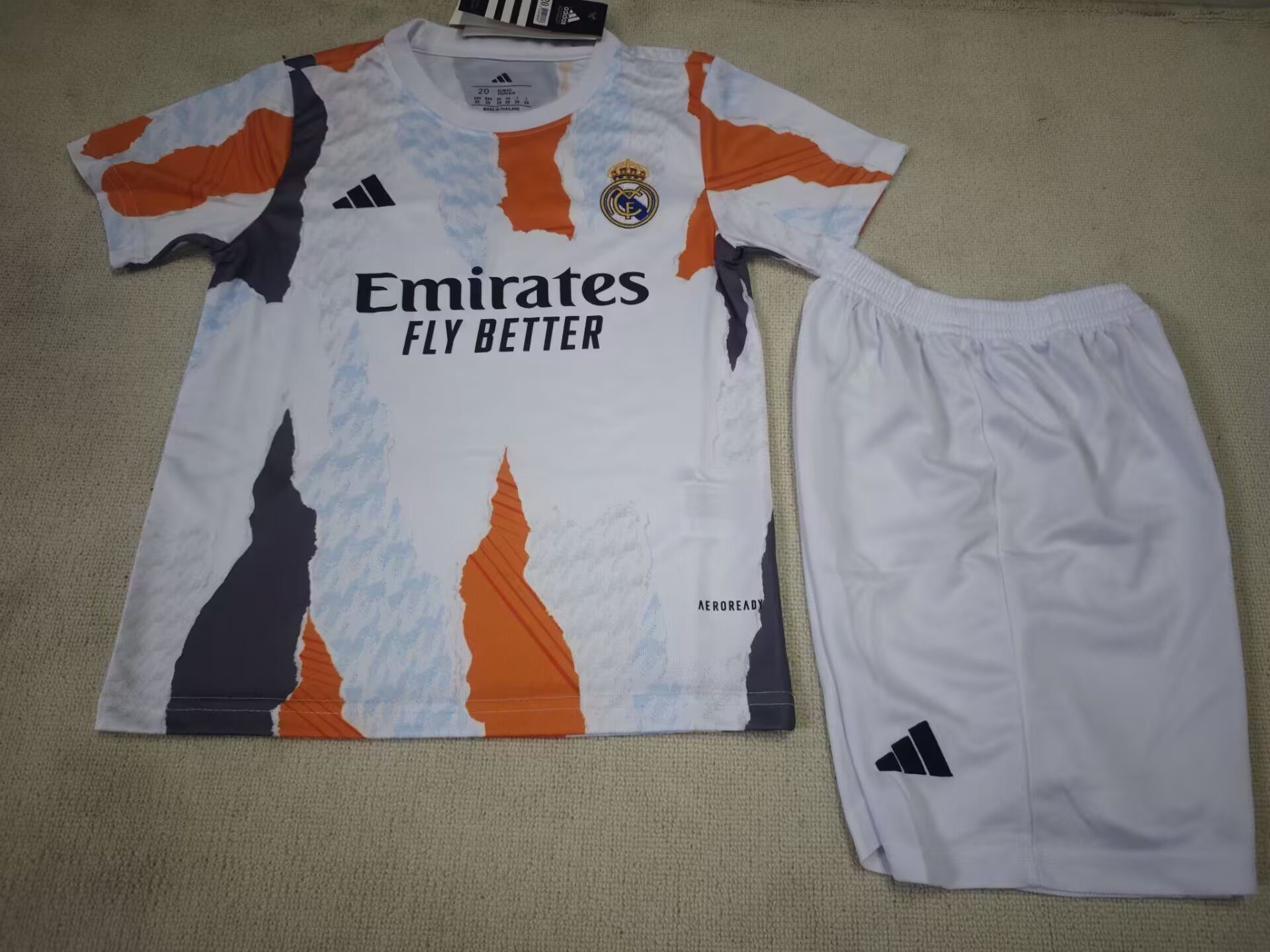 2025/2026 Kids Size Real Madrid Training Football Shirt 1:1 Thai Quality