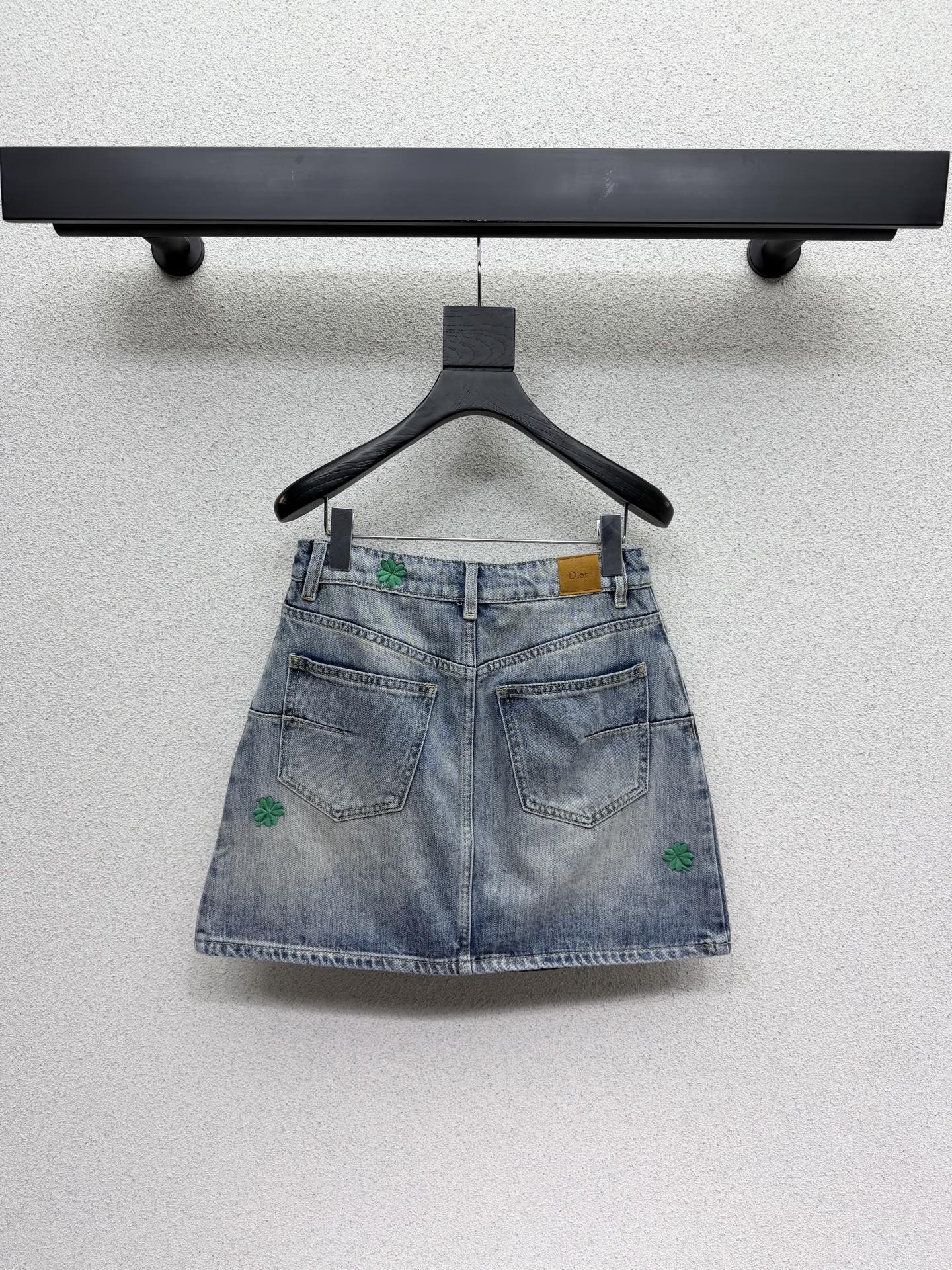 26NEW Four-Leaf Clover Embroidered Denim Skirt