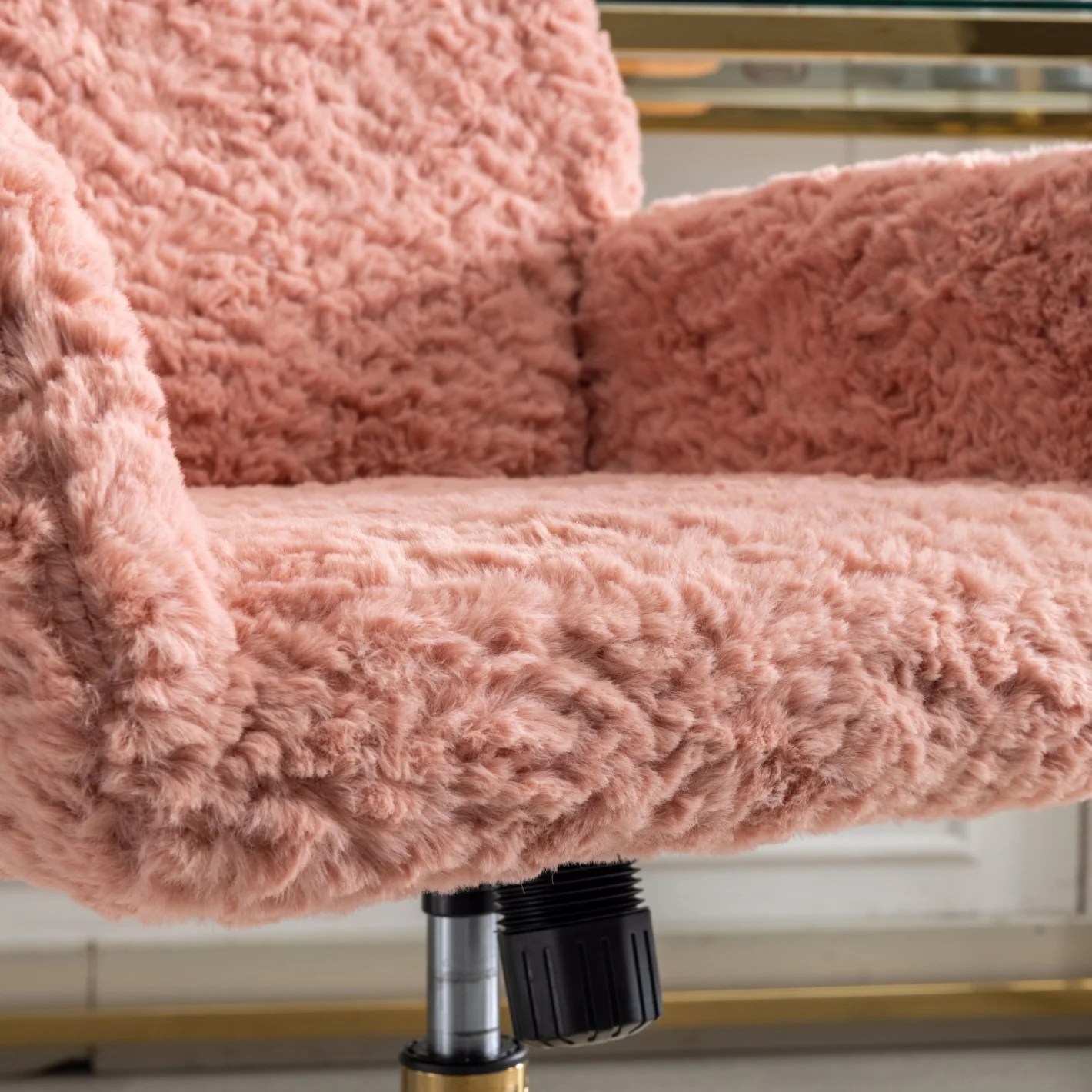 Furniture Office Chair,  Artificial Rabbit Hair Makeup Vanity Chair Chair, 360 Comfy Swivel Armchair with Wheels, Modern Height Adjustable Cute Vanity Chair for Living Room Small Spaces Pink