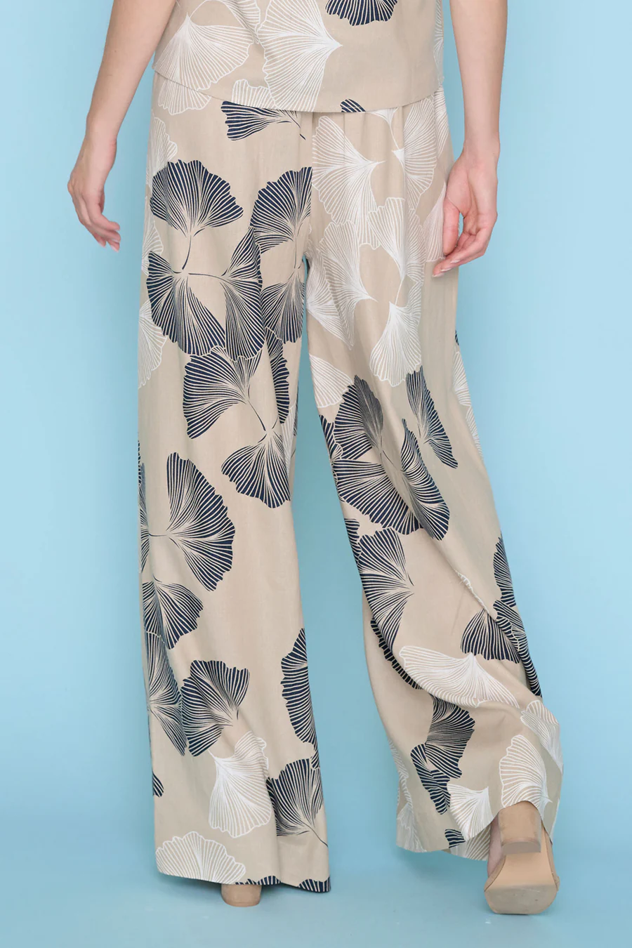 Wide-Leg Pleated Regular-Length Pants