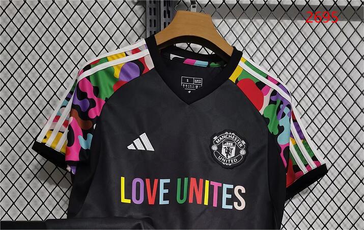 2024/25 Manchester United pre-match training kit - Fans Edition