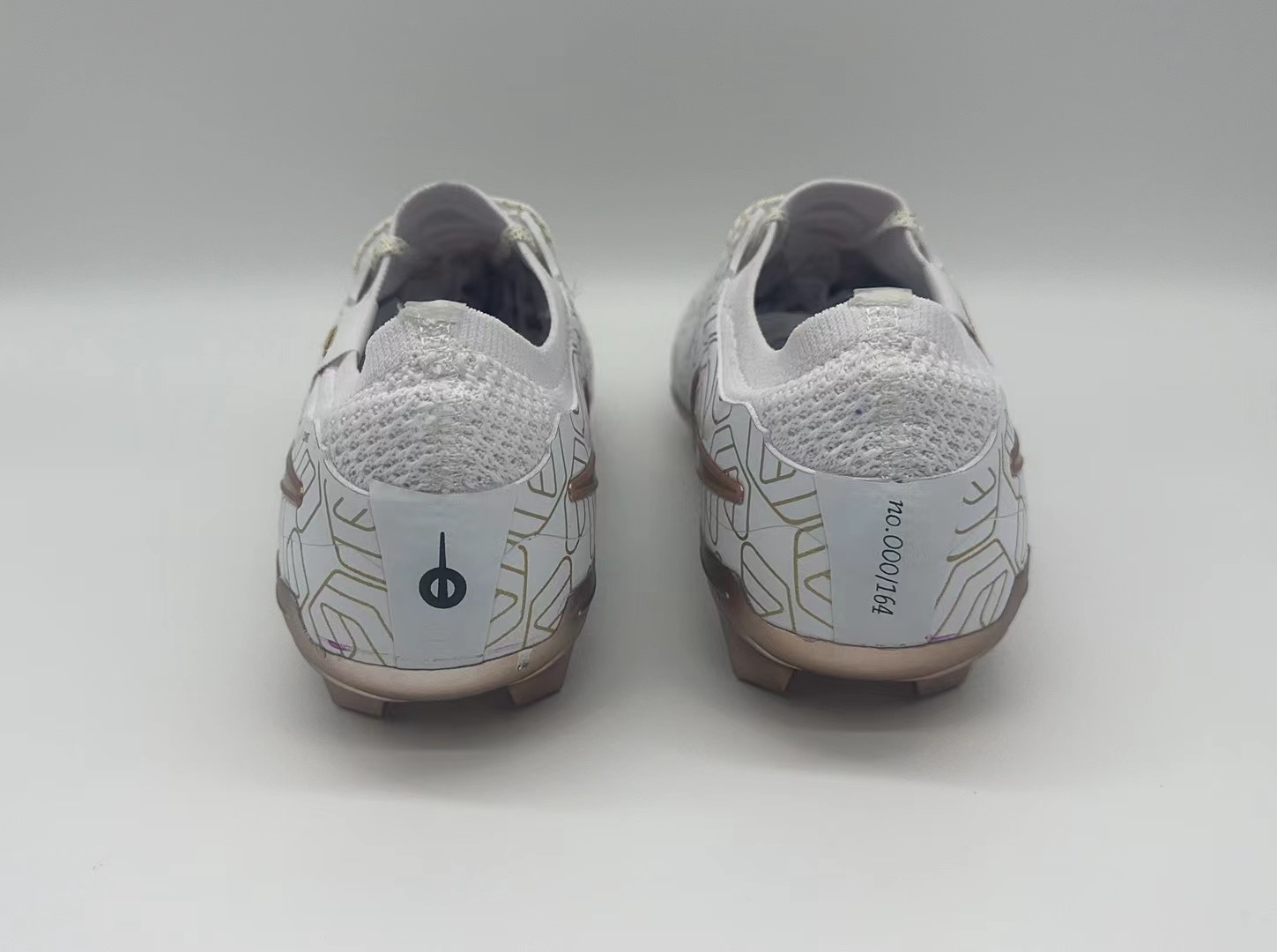 Tiempo Legend 10 Elite FG Football Shoes