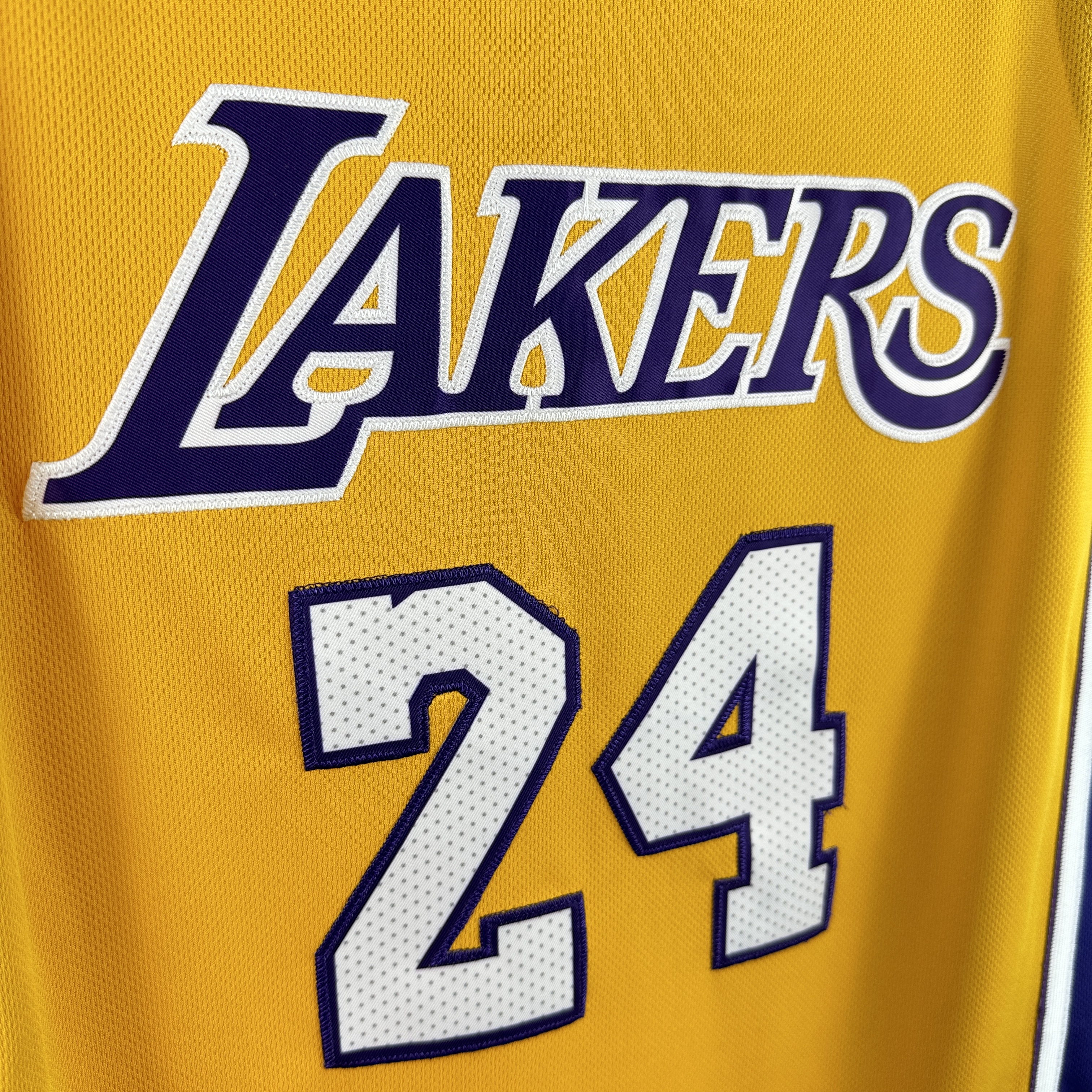 Embroidered MN Retro Jersey Lakers 06/07 Season V-neck Yellow No. 24 Kobe