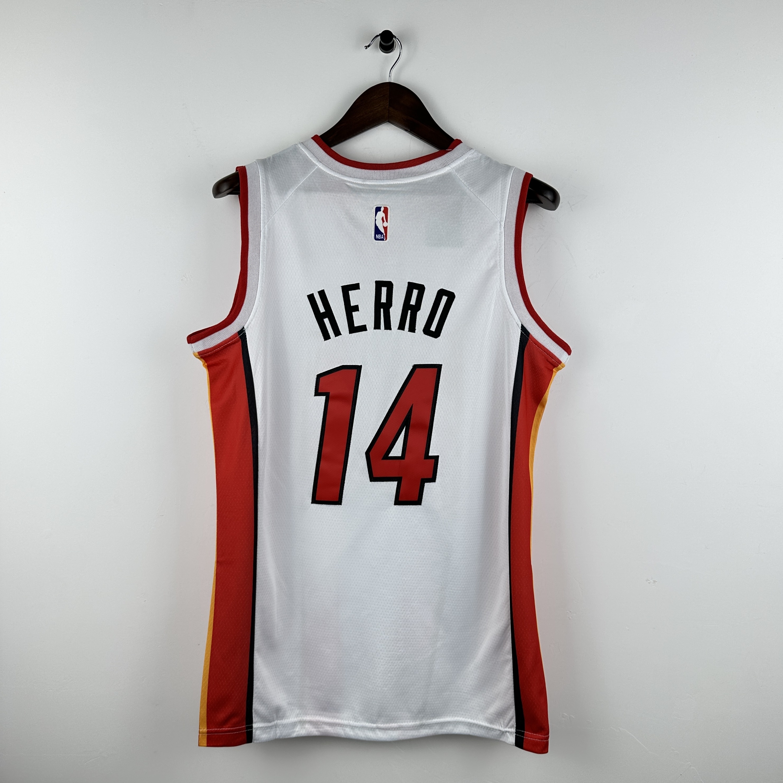 Hot Pressing V-neck White No. 14 Herro