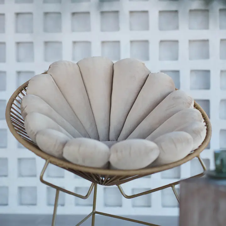 Shell Cushion Beige