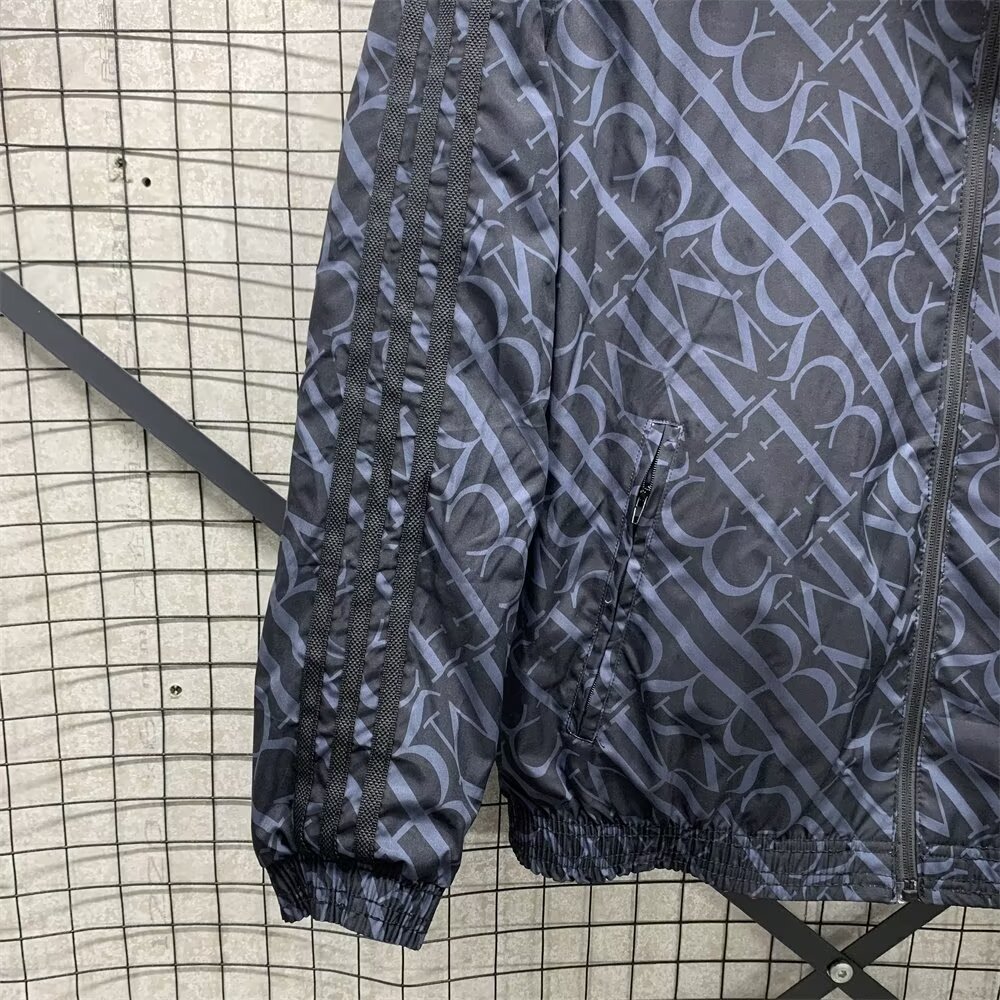 2024/2025 Real Madrid Reversible Windbreaker Red-Black Soccer Jersey 1:1 Thai Quality