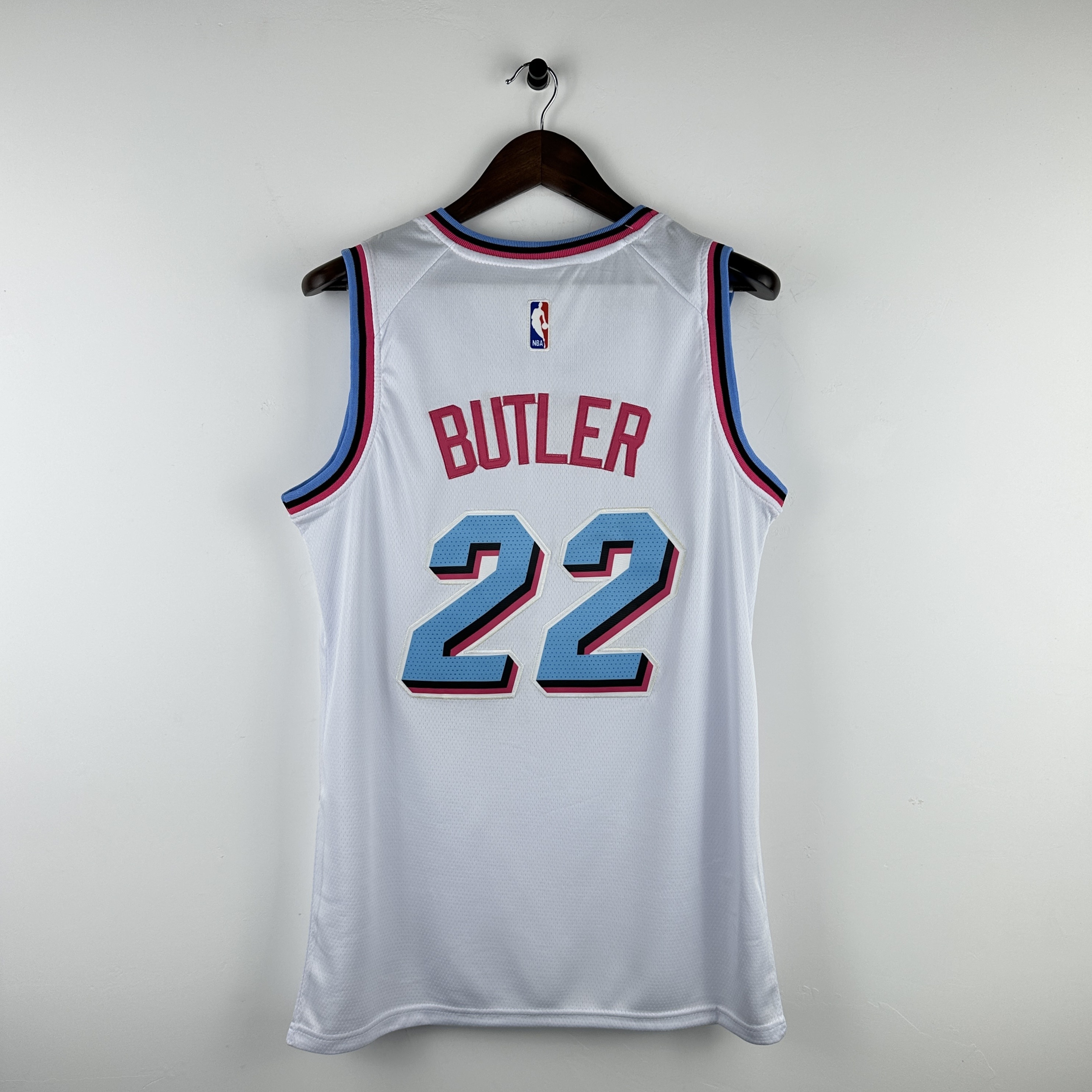 Embroidered Heat Crew Neck White No. 22 Butler