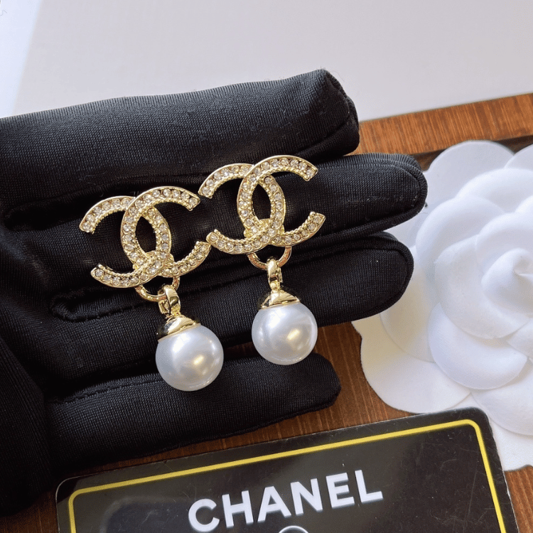 Chanel Cc Logo Drop Earrings With Pearls Gold-Tone