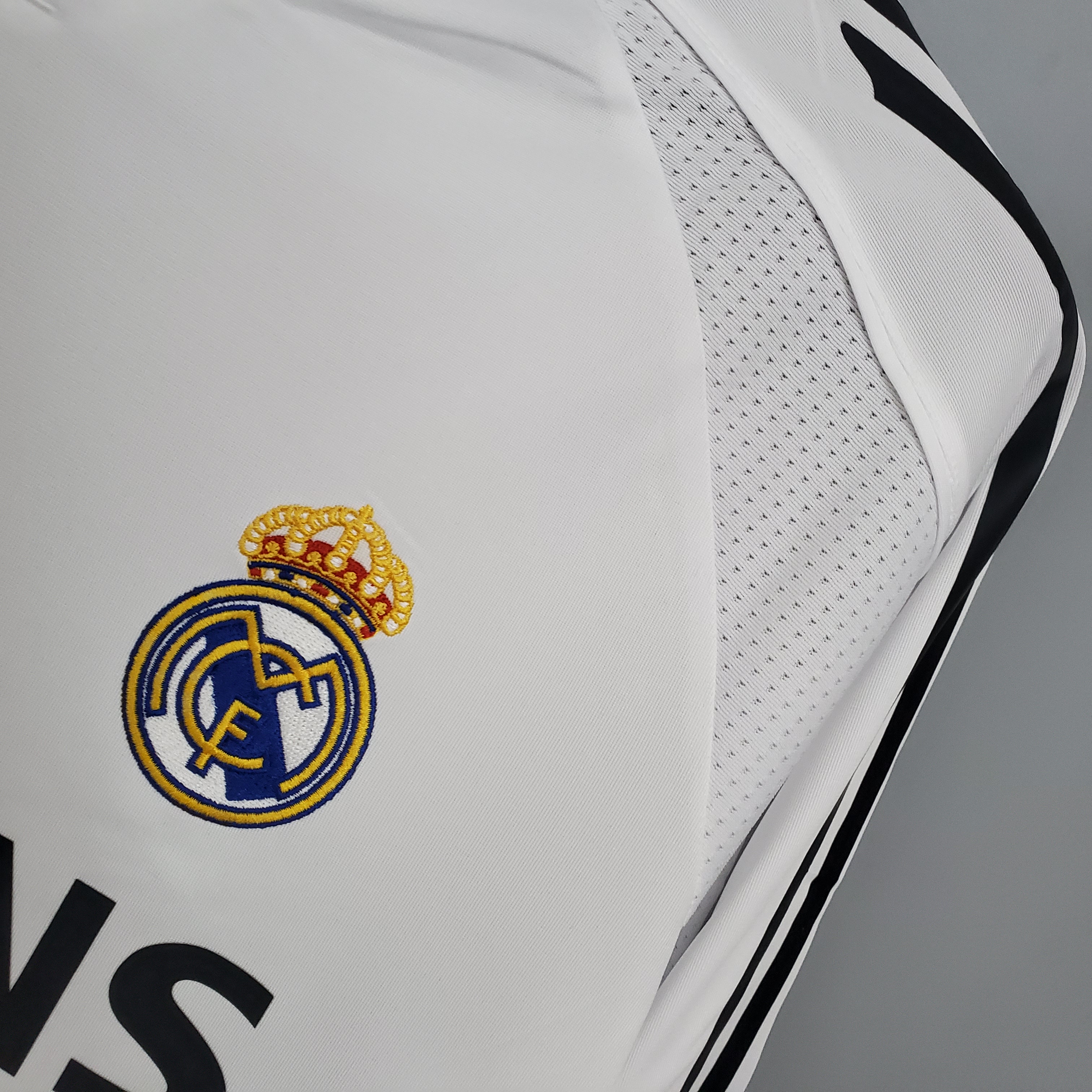 2005/2006 Retro Real Madrid home long sleeves
