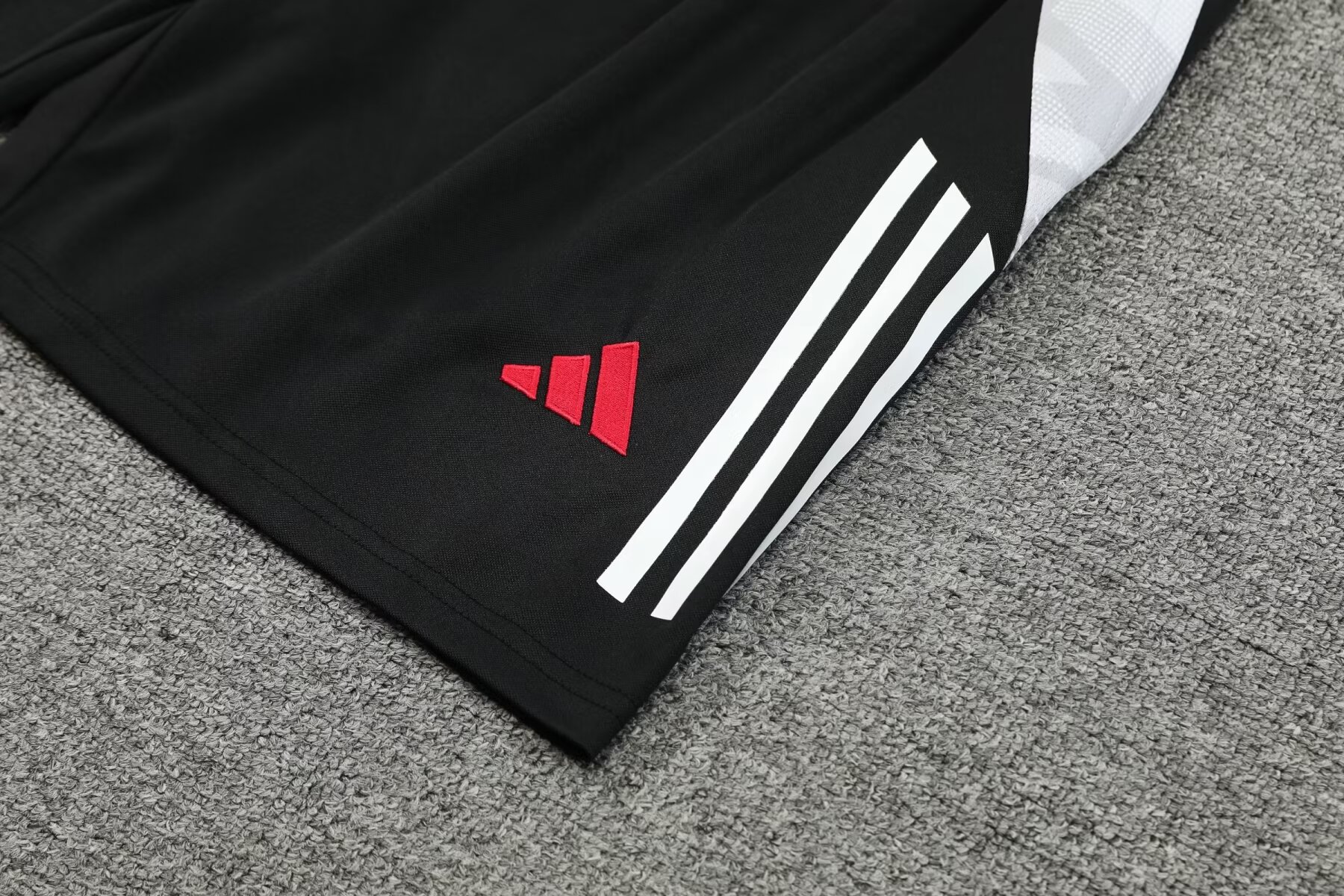 2024/25 Manchester United training kit - Adult Set