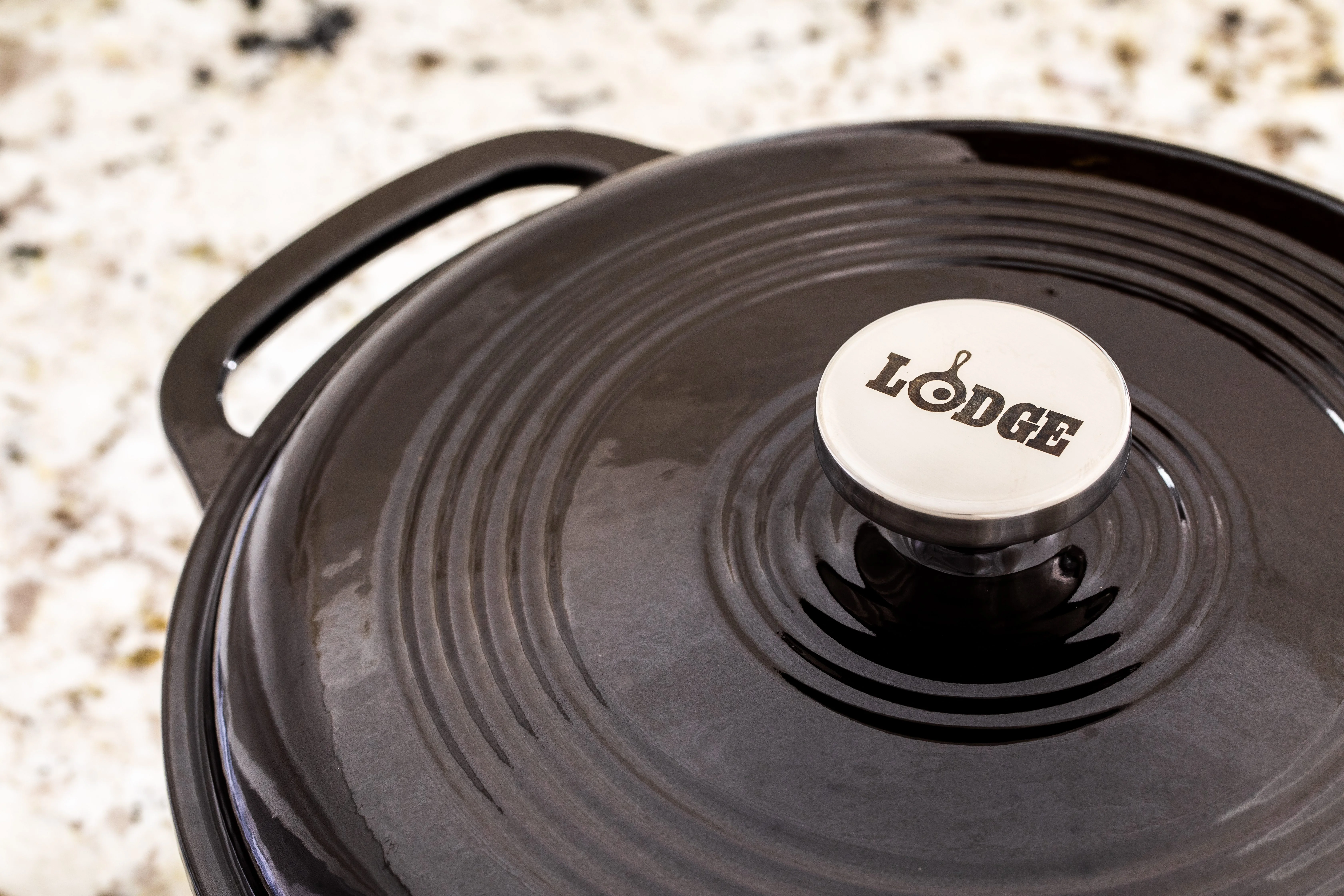 Lodge Enameled Cast Iron 6 Quart Blue Dutch Oven & Cover