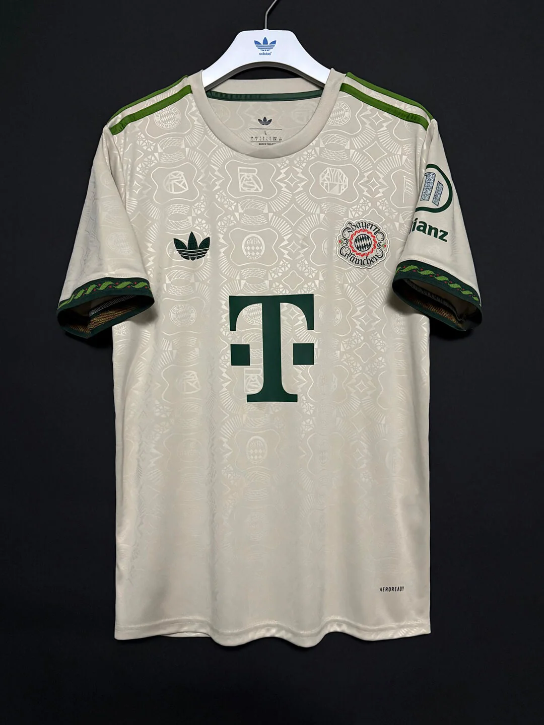 Bayern Munich Oktoberfest Jersey 2025/26