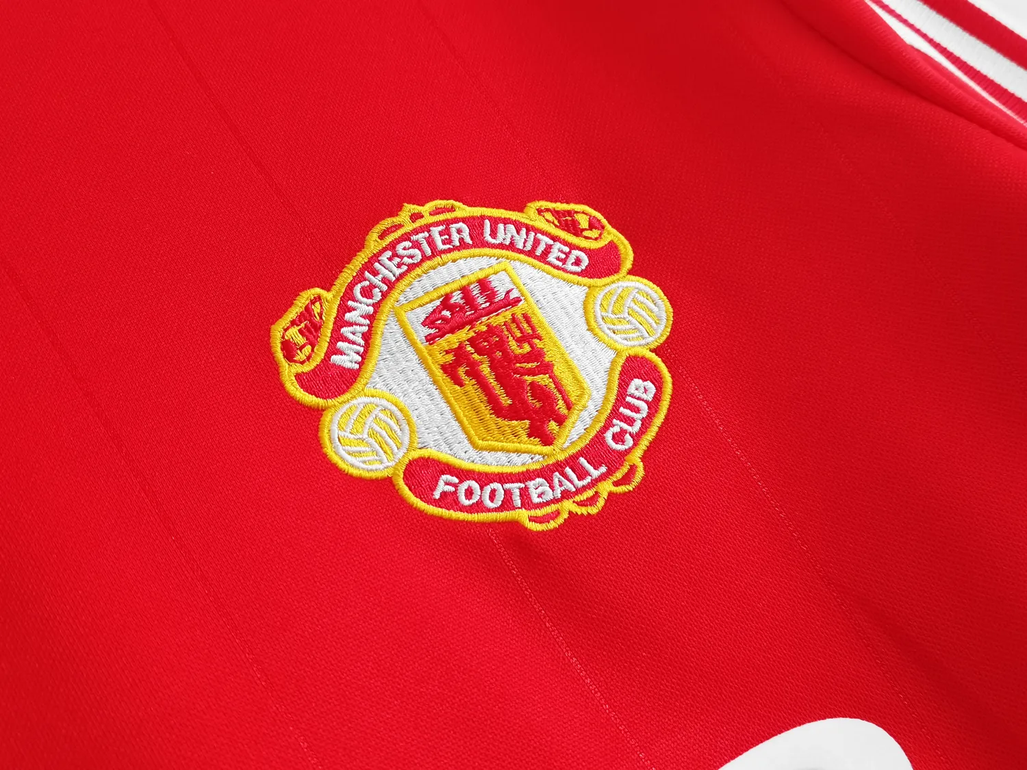 1983 Manchester United Home Long Sleeve Retro Jersey - Fans Edition