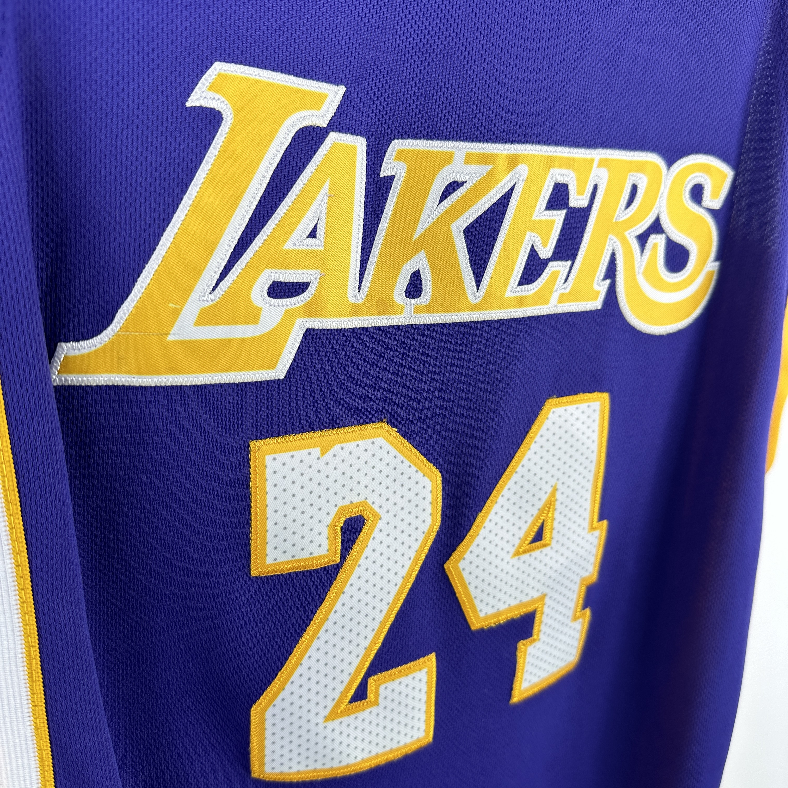 Embroidered MN Retro Jersey Lakers 00/01 Season V-neck Purple No. 24 Kobe