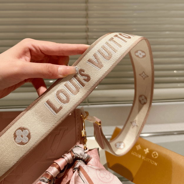 Louis Vuitton Diane Monogram  Pink 9.4 Inches M13231