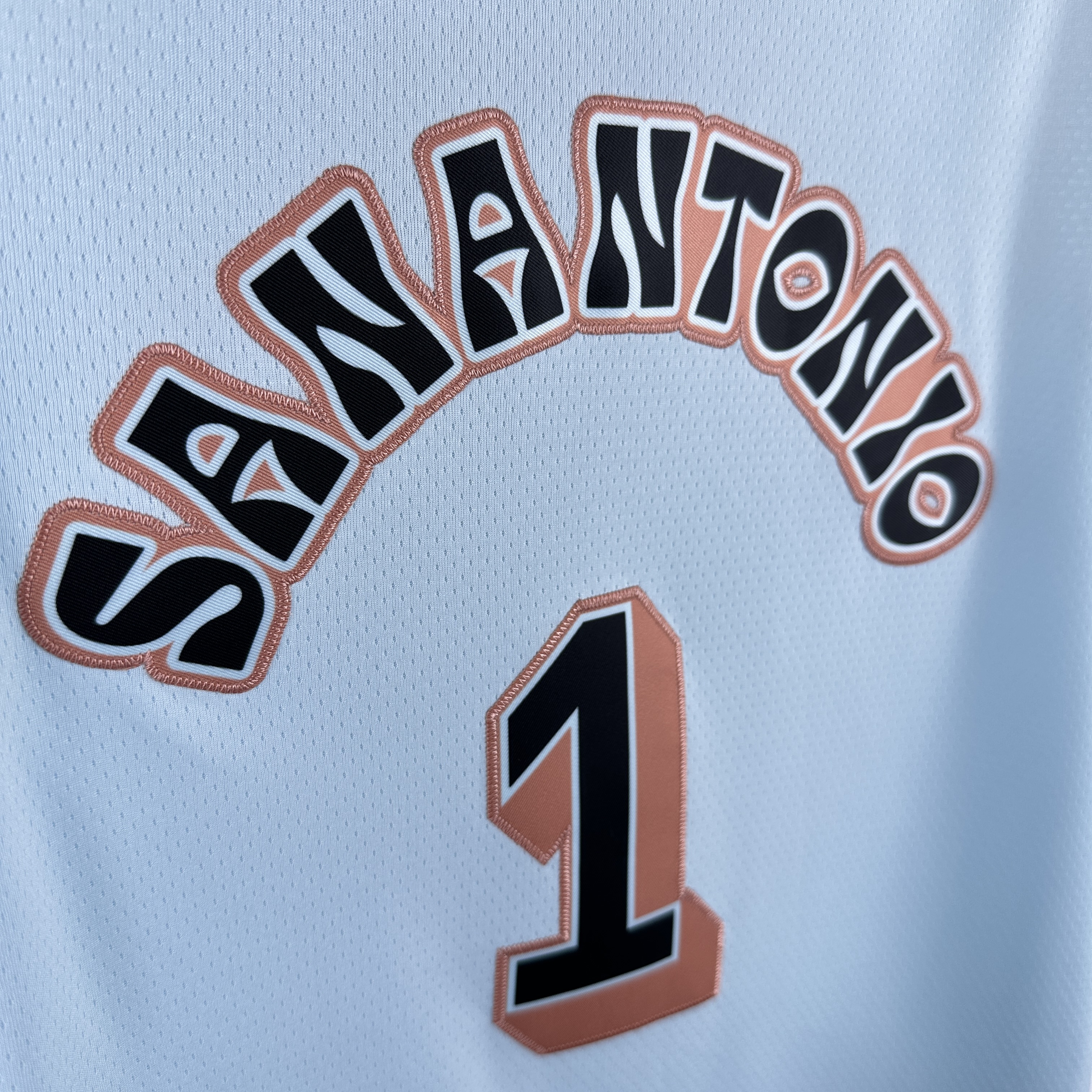 Embroidery 25th season Spurs City Edition No. 1 Wenban Yama