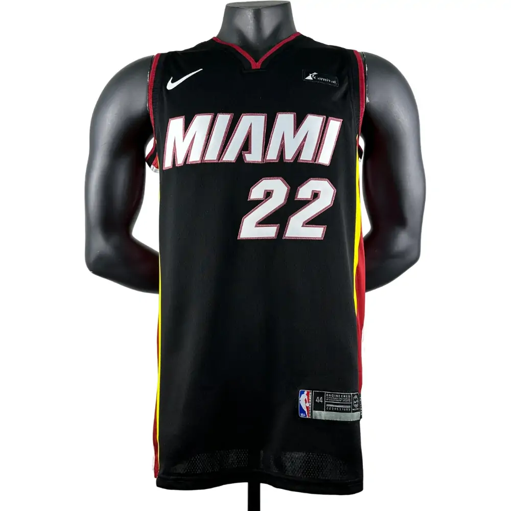 Embroidered Heat V-neck black No. 22 Butler