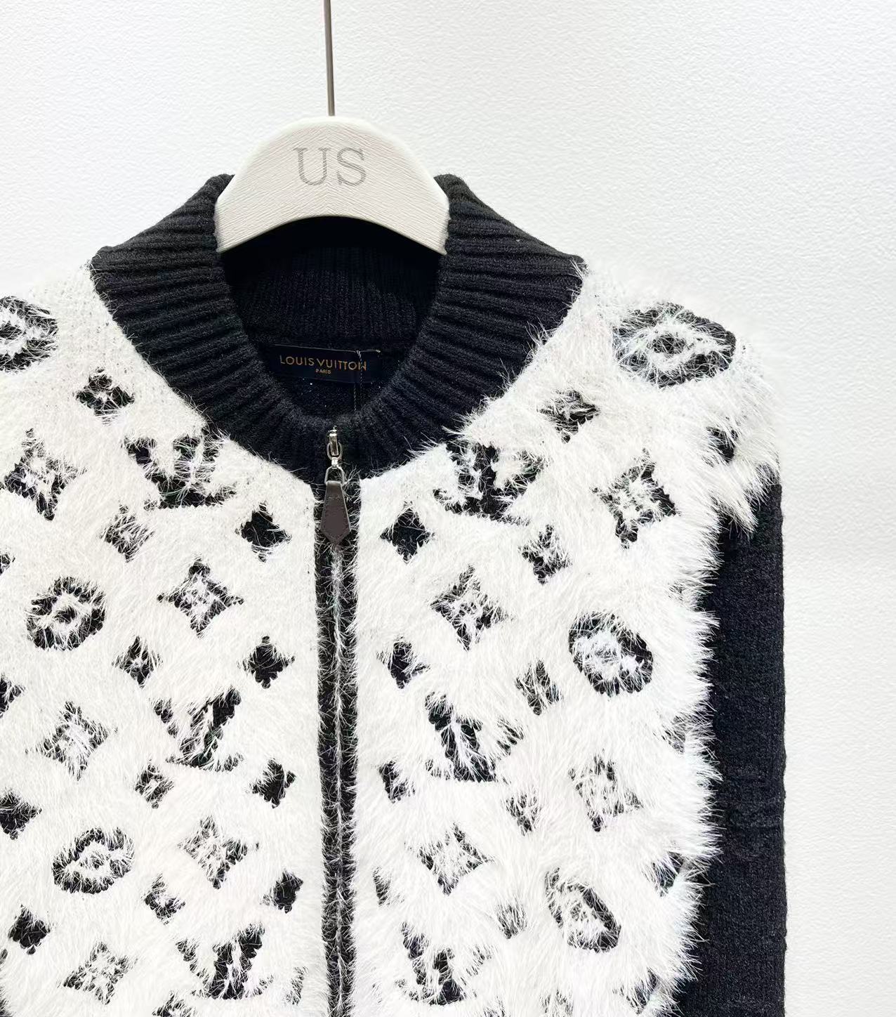 jacquard-paneled knitted cardigan