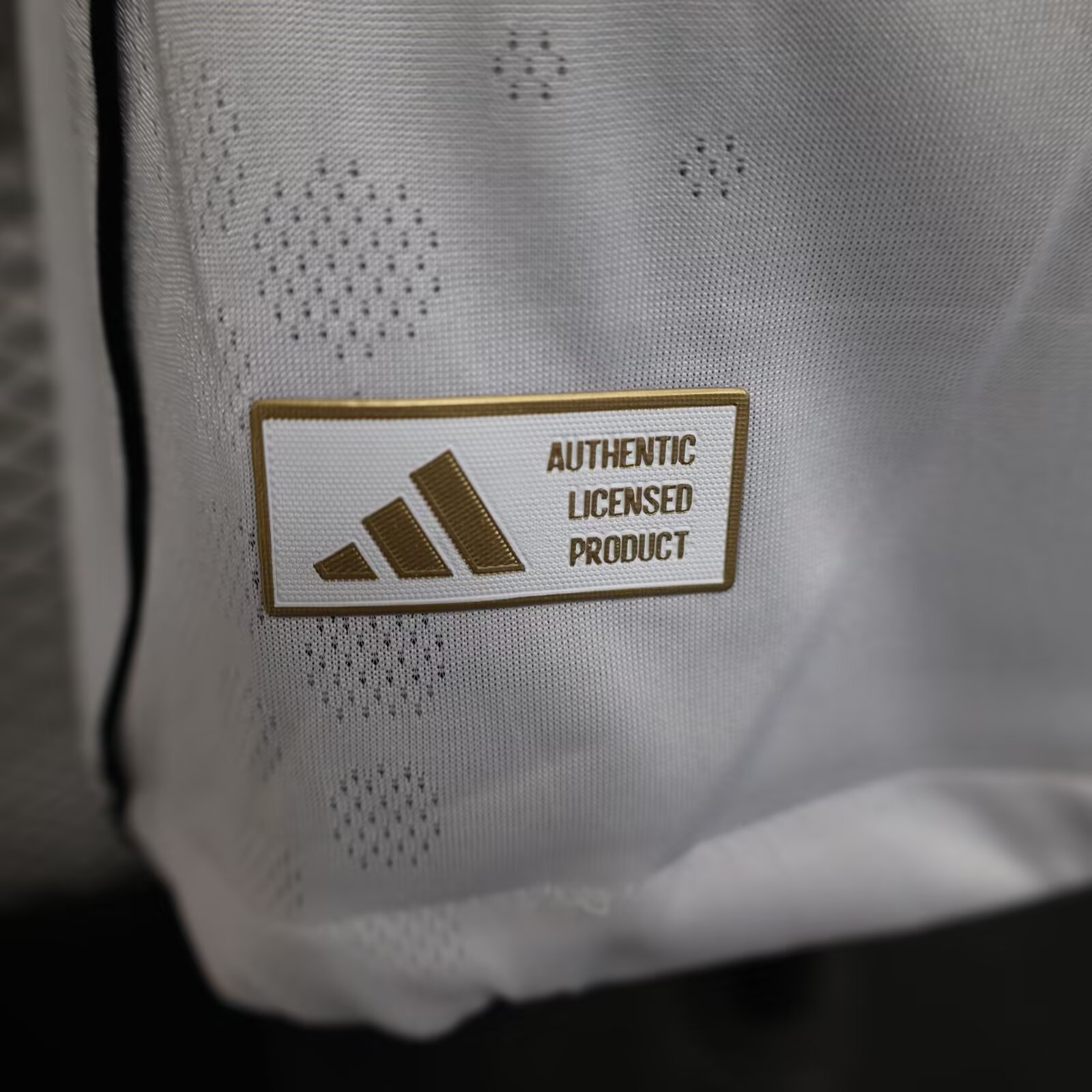 25-26 Liverpool White Shirt - Player Edition