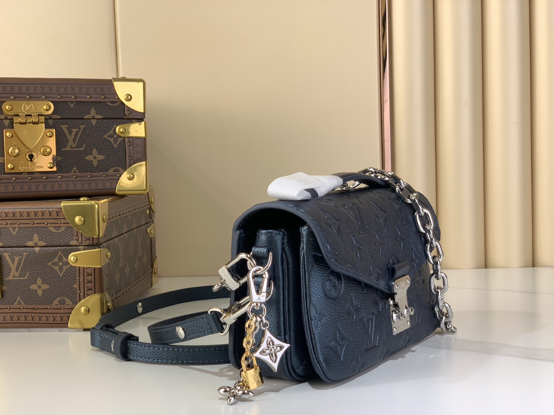 LV Pochette Metis East West Handbag