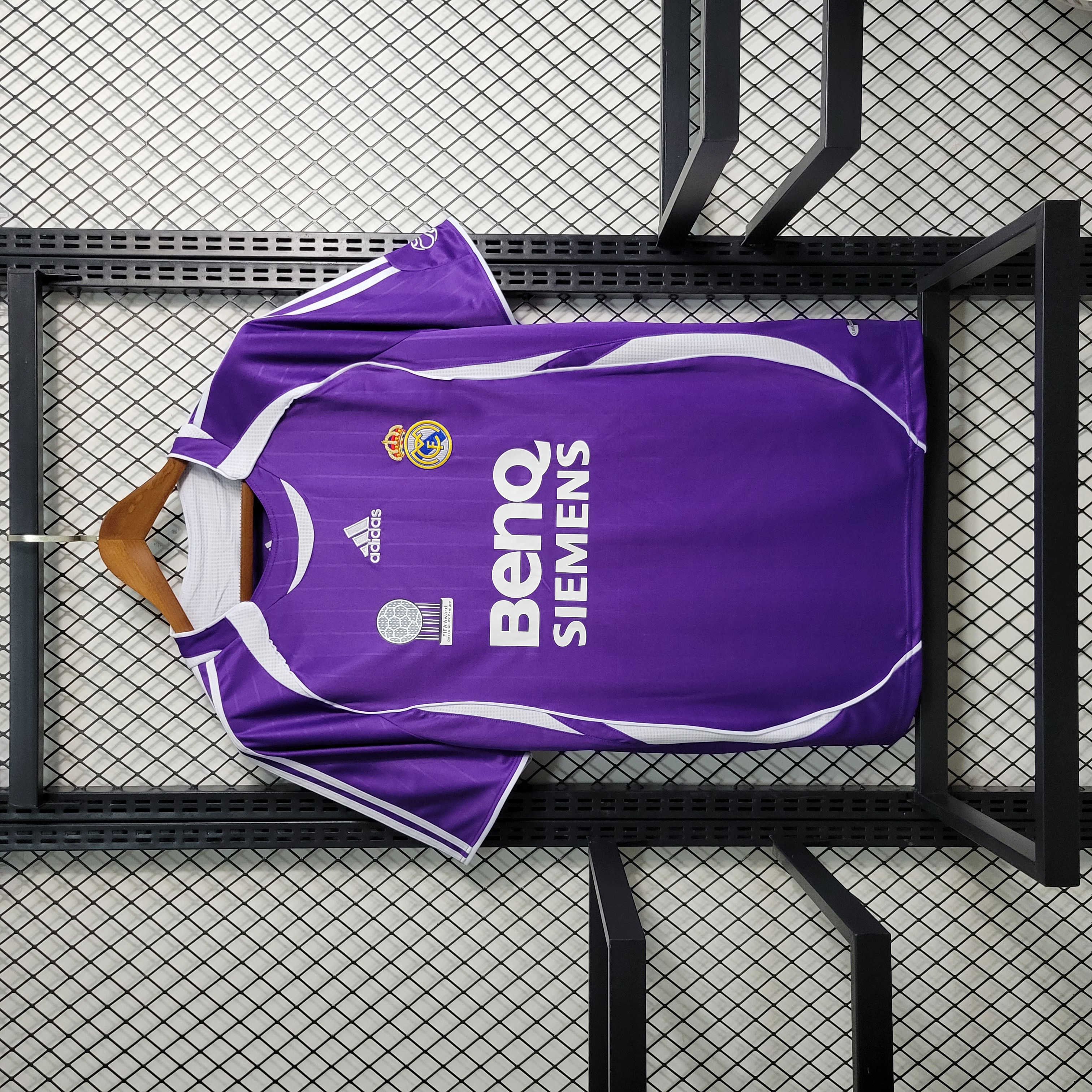 Real Madrid Retro 06-07 Third Jersey