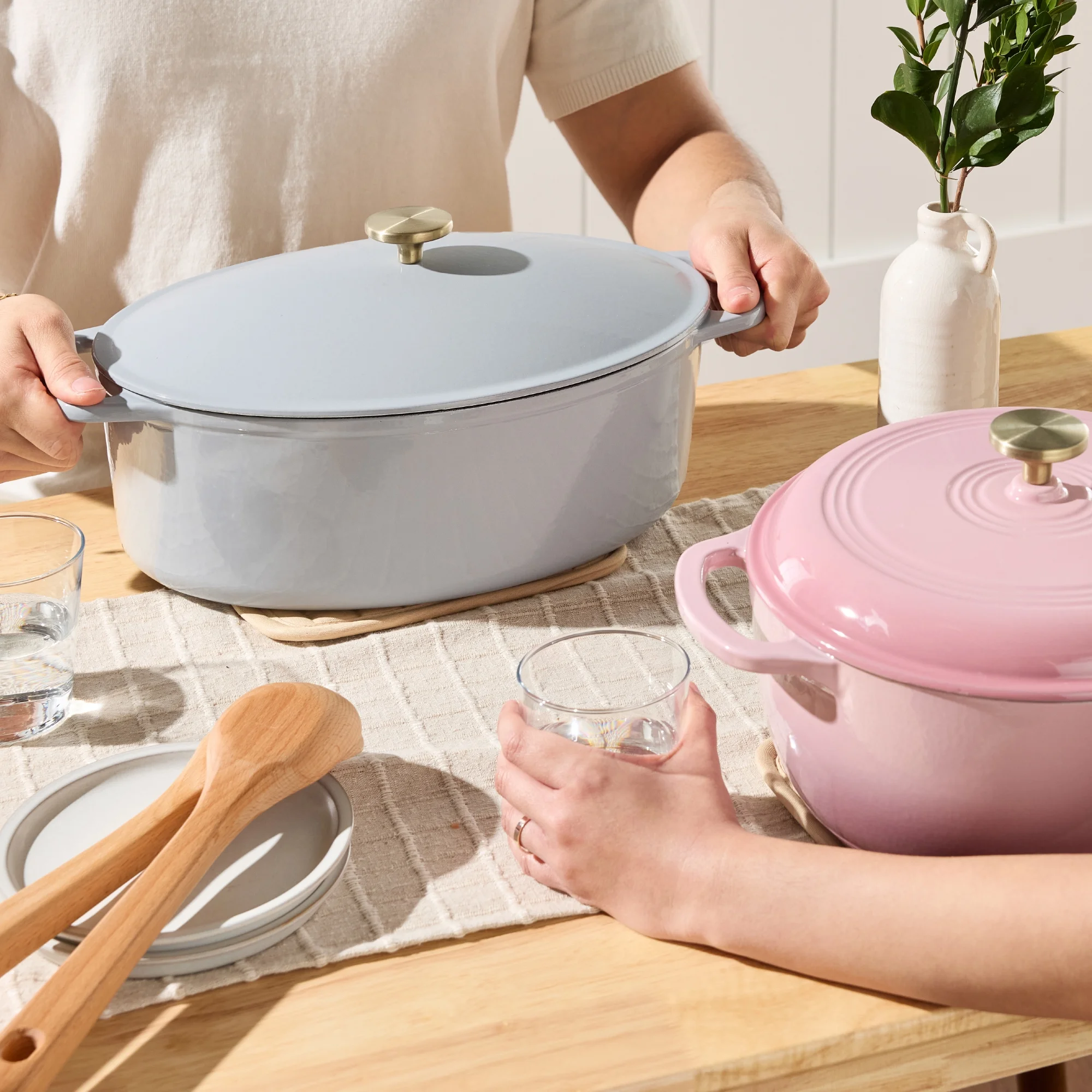 Best Choice Products Oval 7.5 Quart Cast-Iron Dutch Oven, Heavy-Duty w/ Enamel, Side Handles - Vanilla Buttercream