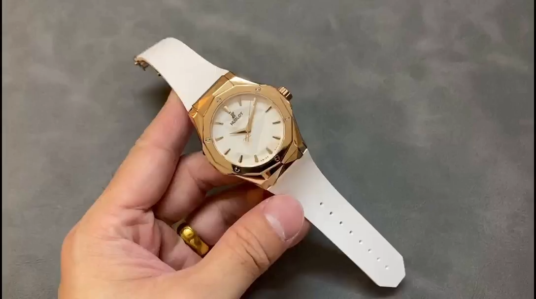 【Super Clone】Hublot Classic Fusion 550.OS.2200.RW.ORL20 40MM