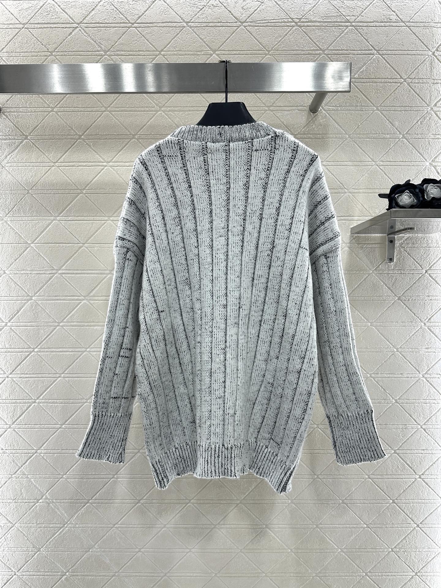Plush knitted cardigan