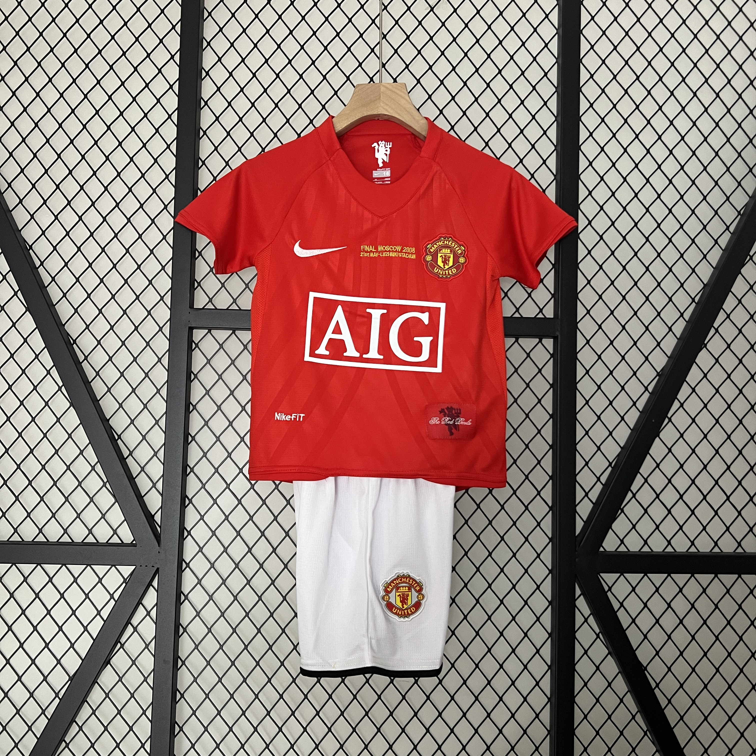 Retro Manchester United 2007-08 Home Stadium Kids Kit
