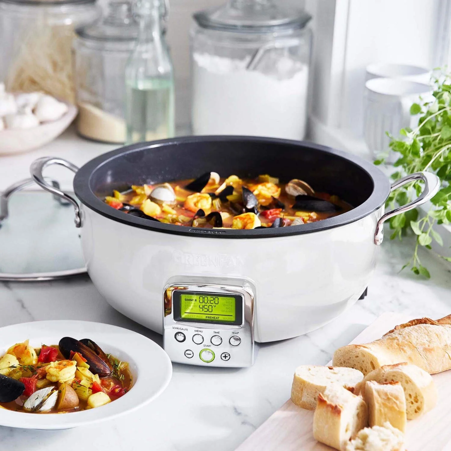 GreenPan Elite 6-Quart Essential Smart Skillet | Black