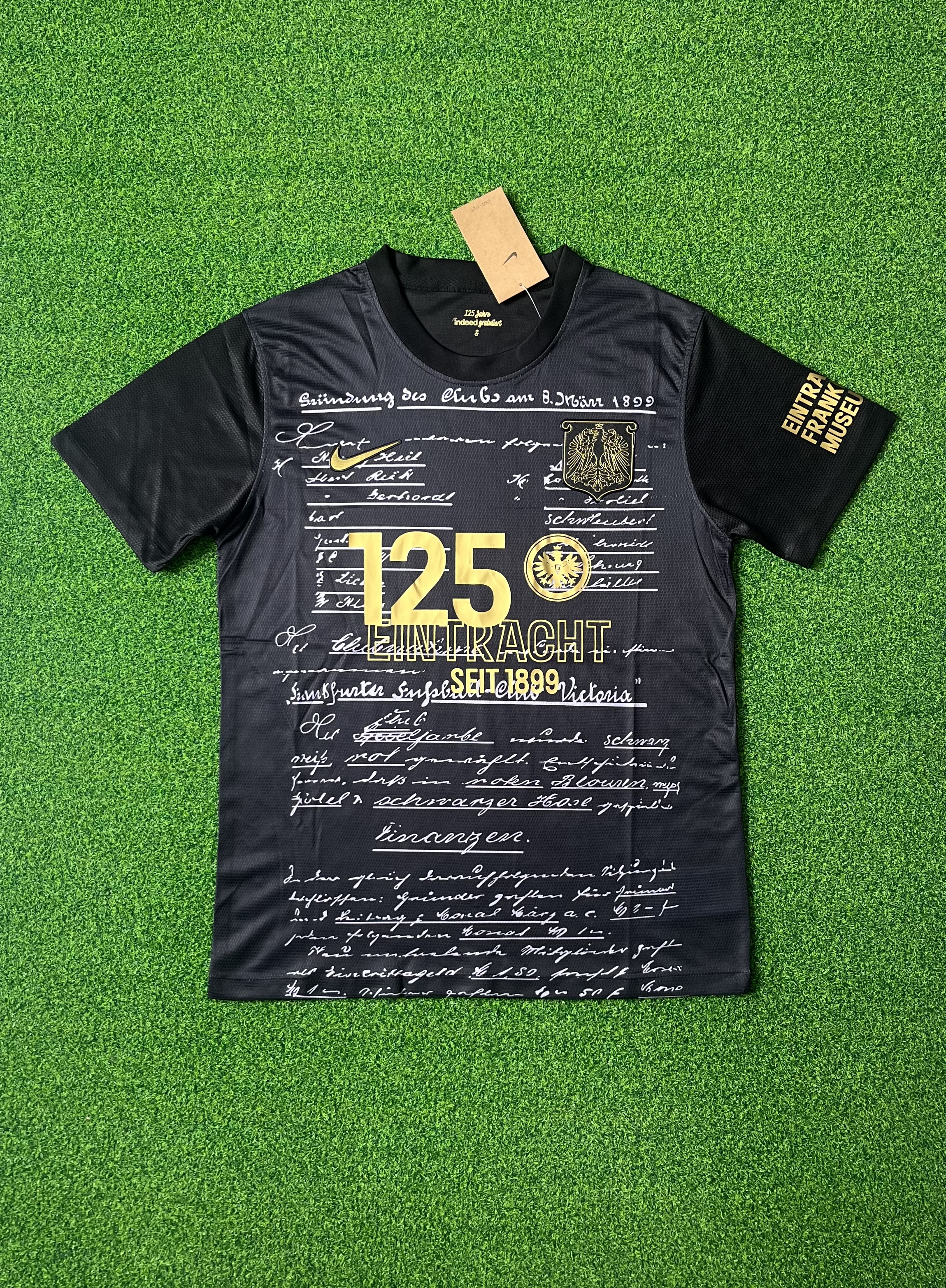 2425 Eintracht  Frankfurt jersey..Player embroidery version