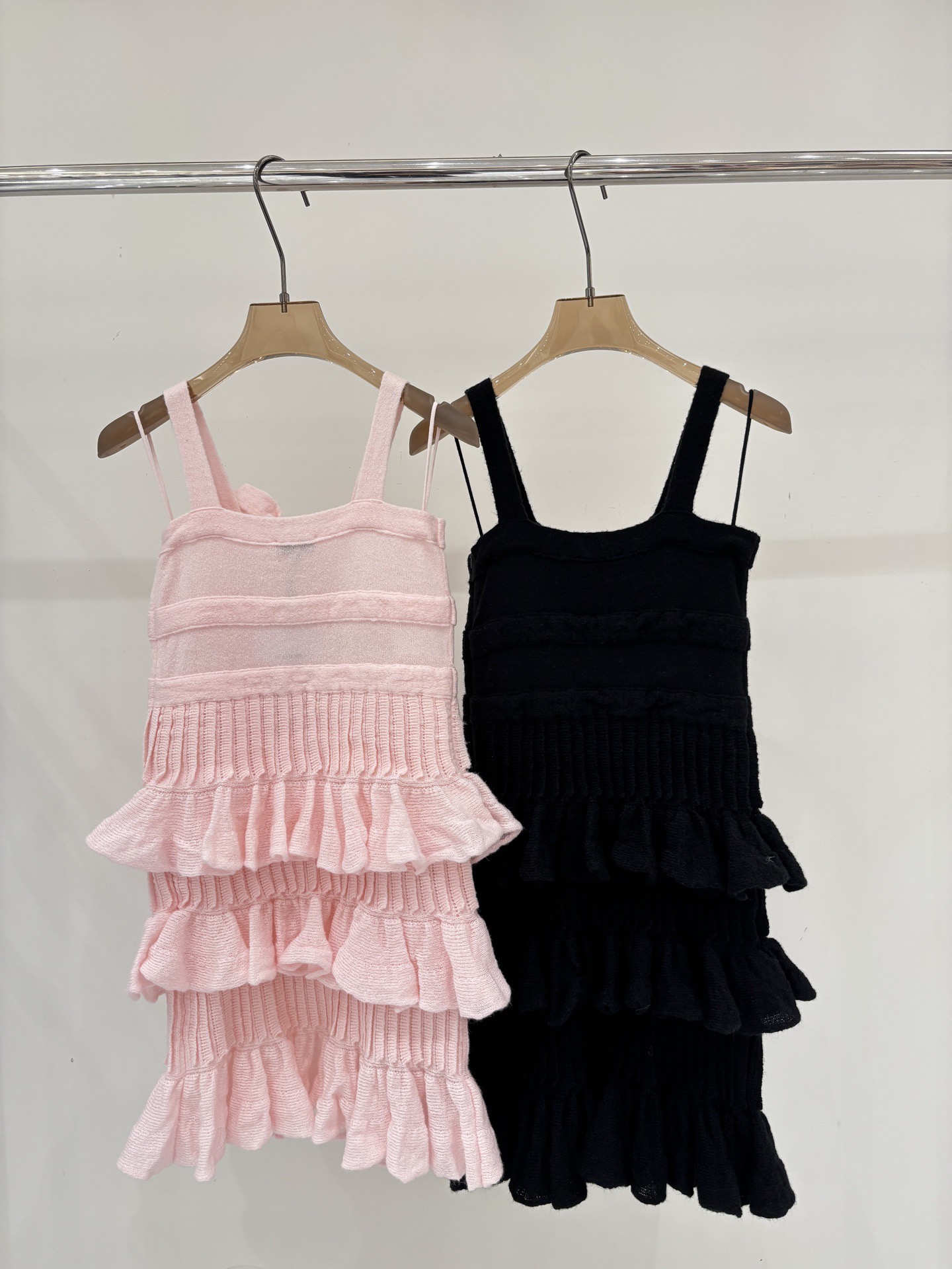 25K New Style Short Knitted Suspender Dress with 3D Bow Decoration