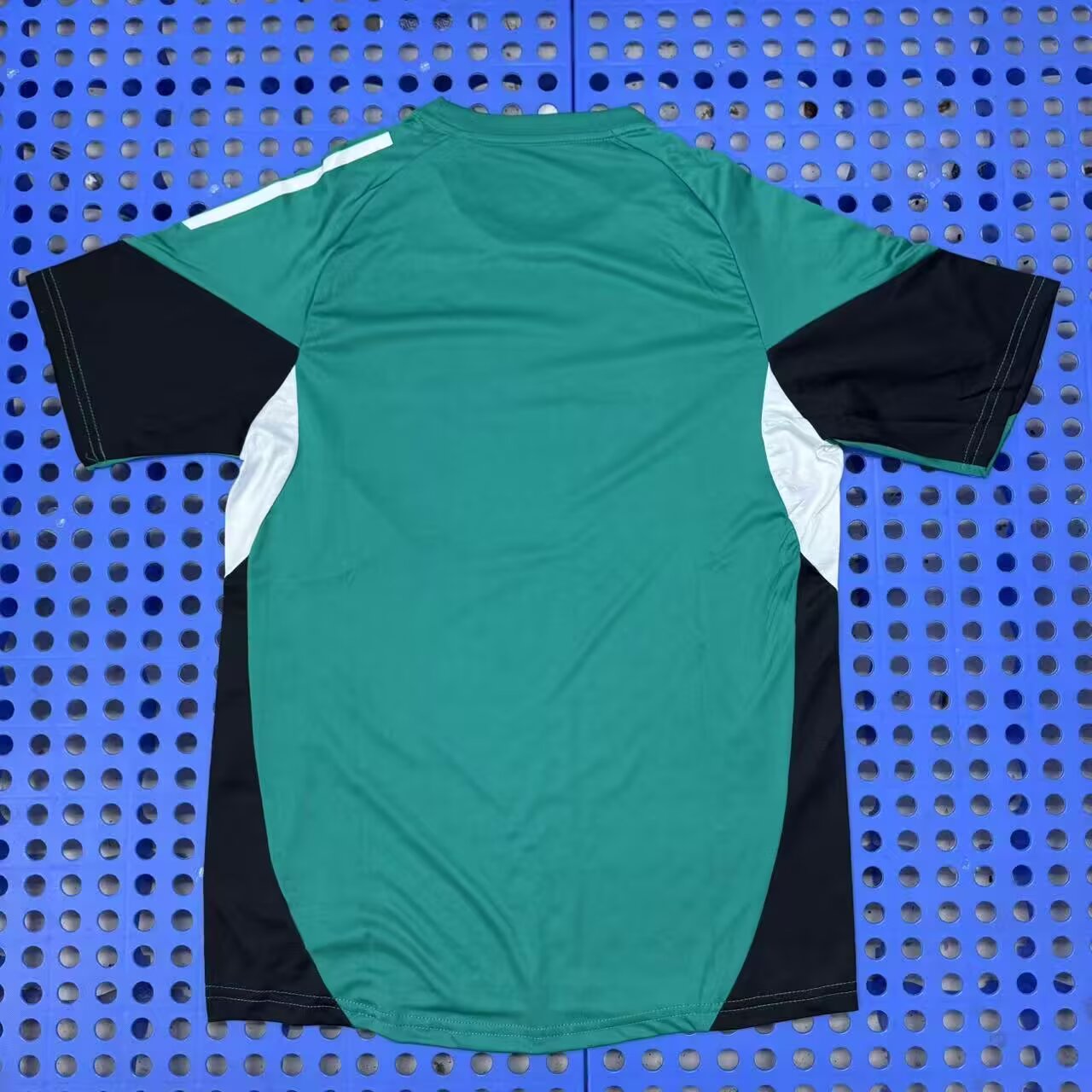 2025-26 Liverpool Training Wear Green Jersey-Fans Edition
