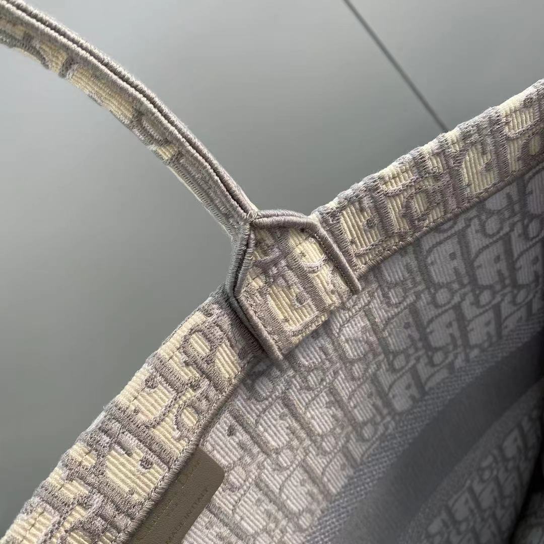 Dior Book Tote Medium Gray Dior Oblique Embroidery M1296Z