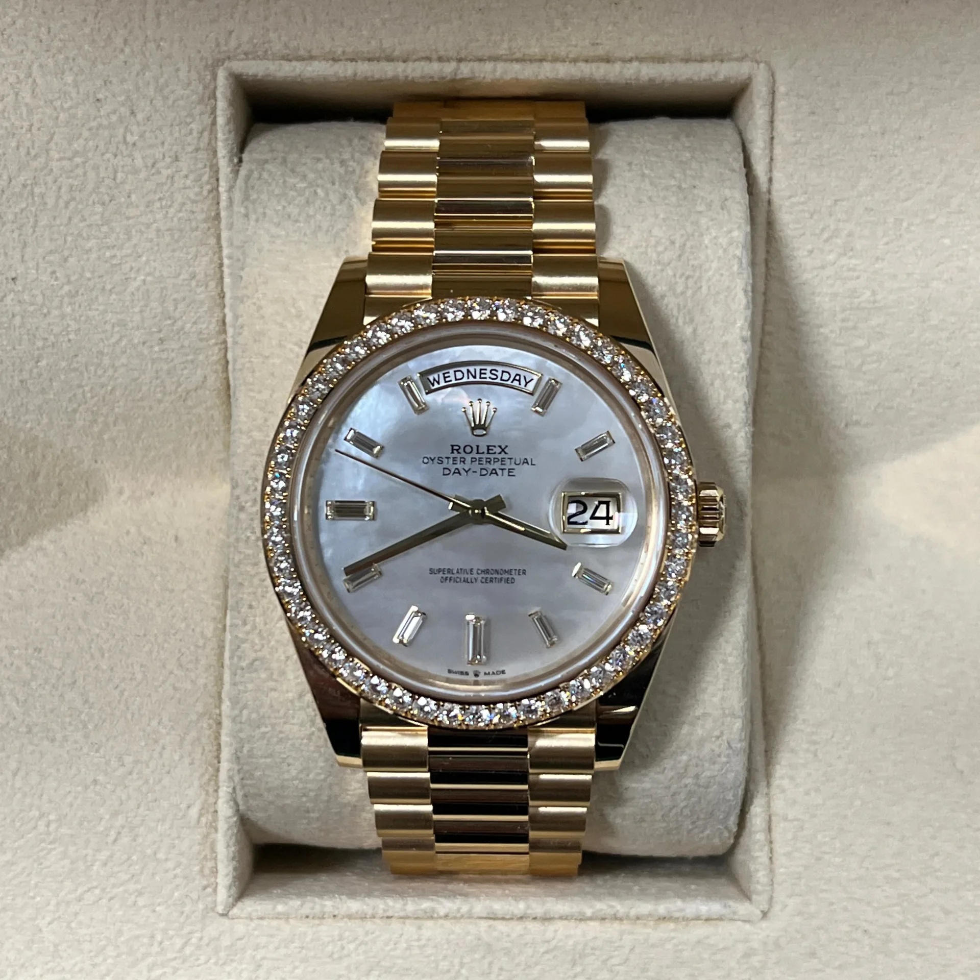 【Super Clone】RLX Day-Date 40mm White Mother-of-Pearl Dial President Watch 228348RBR-0046