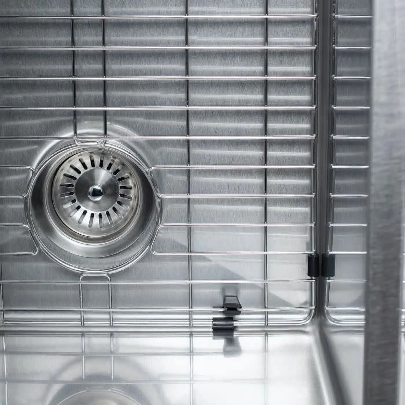36 Inch Undermount Double Bowl Sink in Stainless Steel