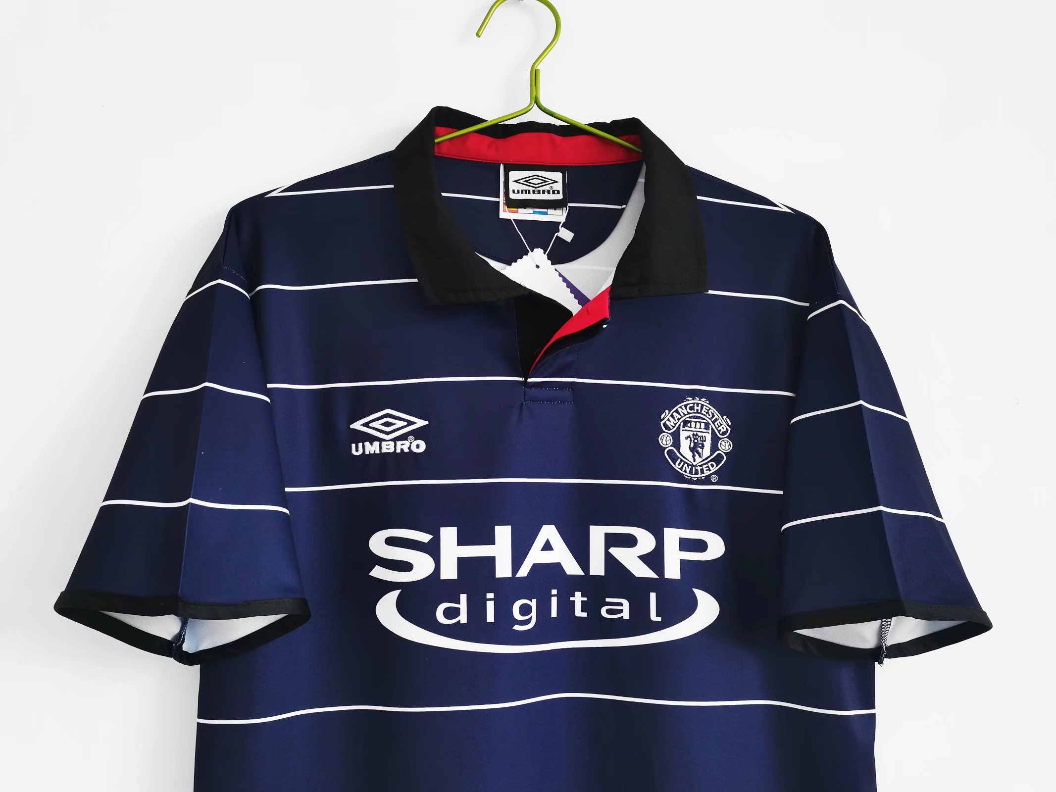 1999/00 Manchester United away retro jersey