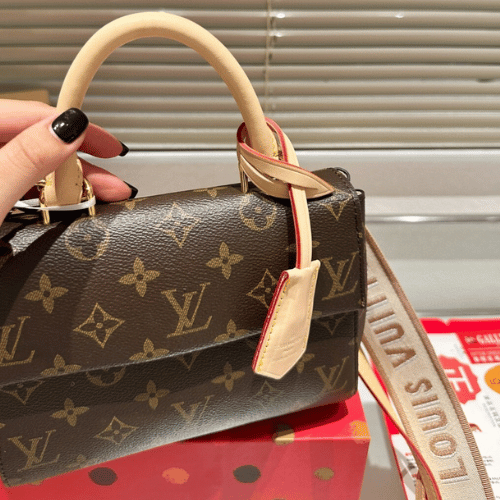 Louis Vuitton Cluny BB Monogram Small 7.9 Inches