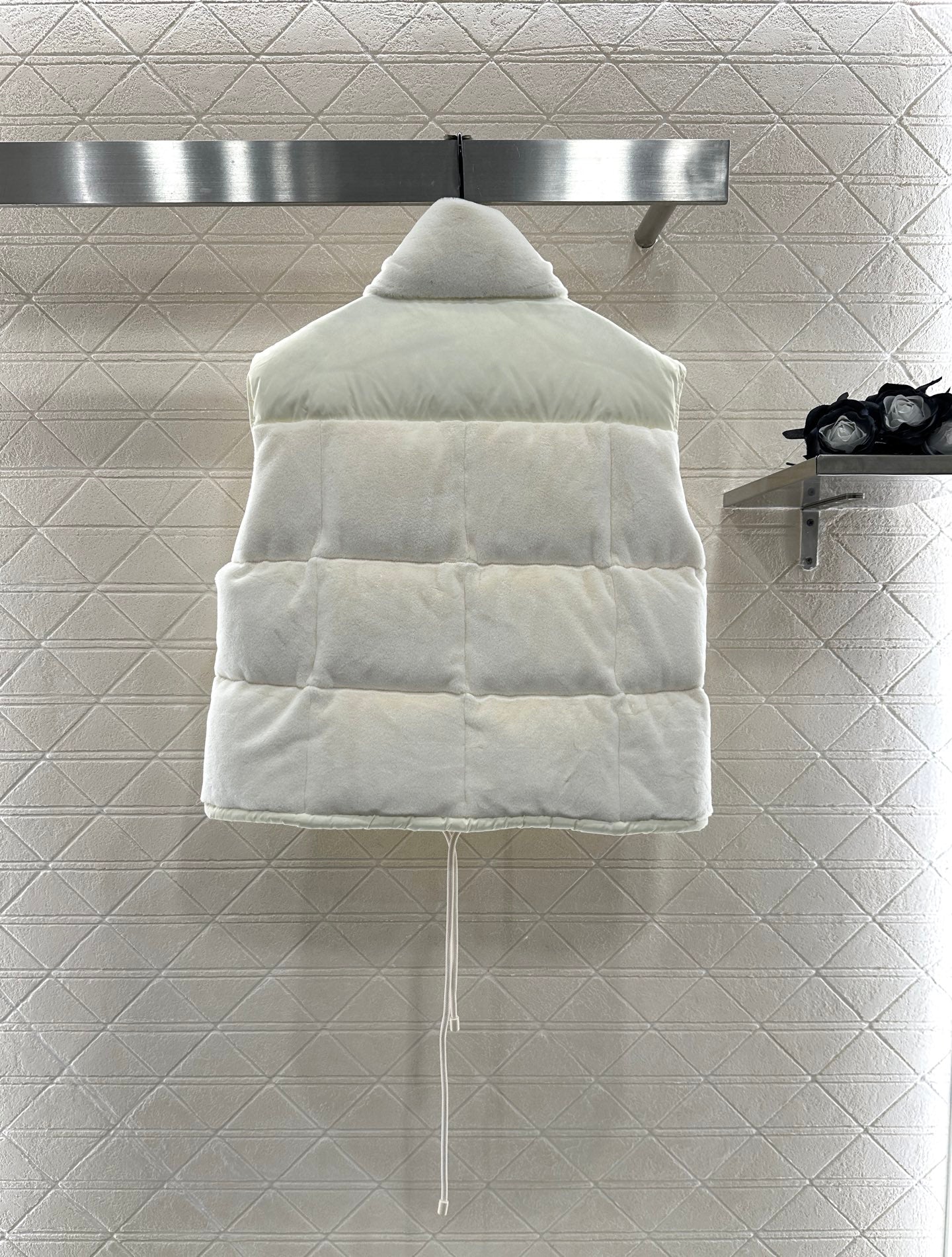 Stand collar down vest