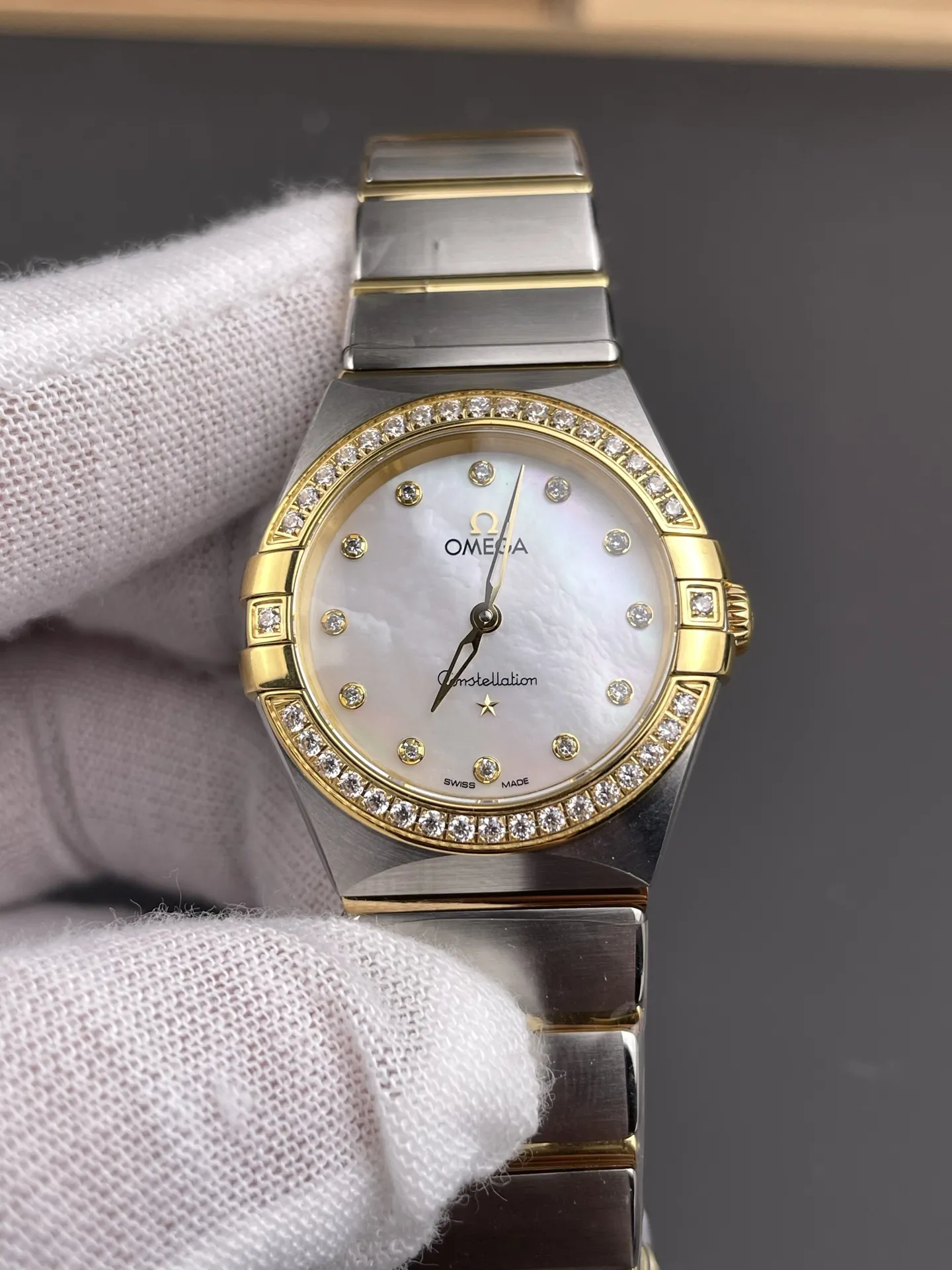 Omega Constellation Two-Tone Ladies 28mm